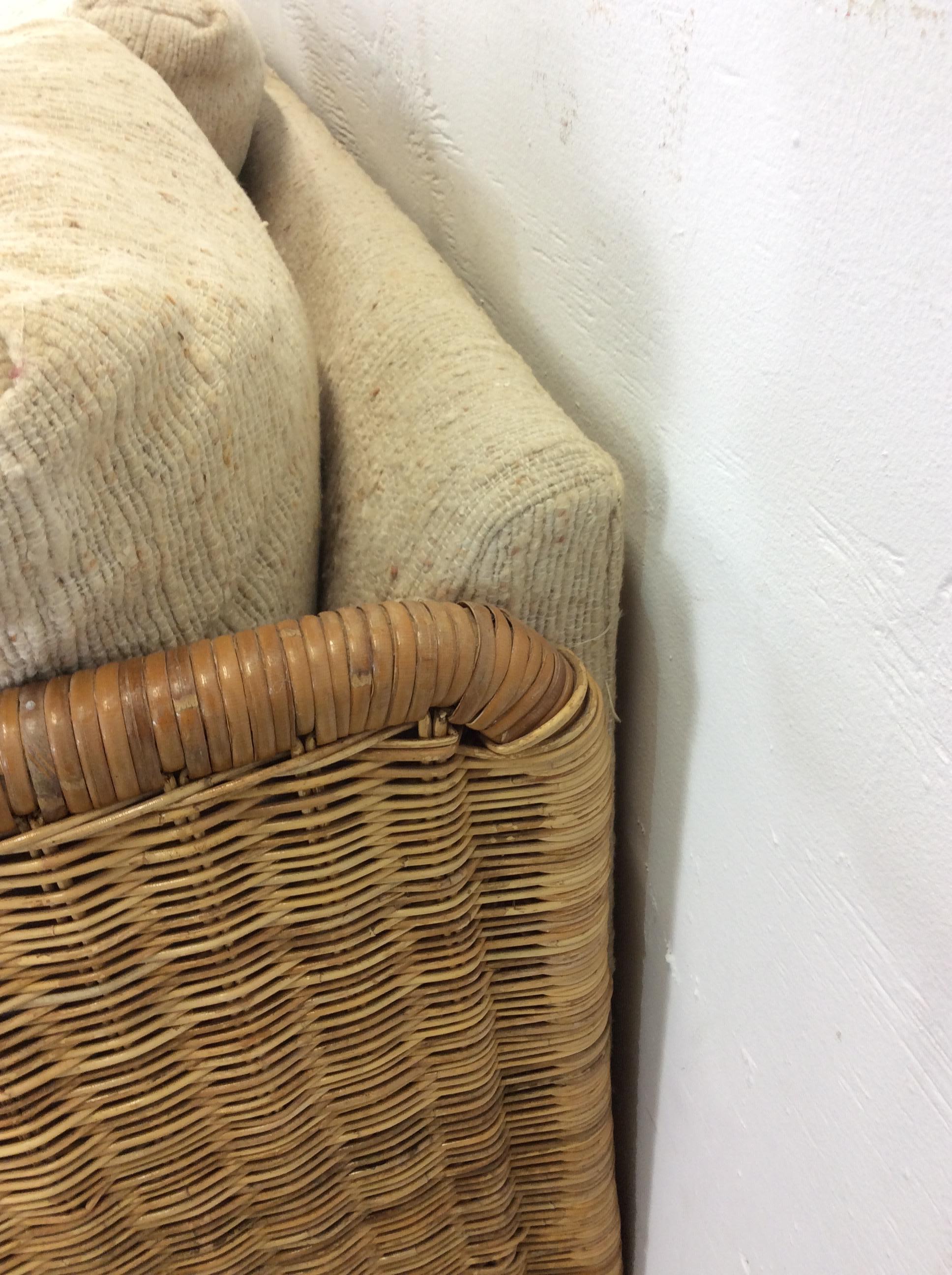 Mid Century Modern 3 Seater Sofa with Wicker Arms en vente 4