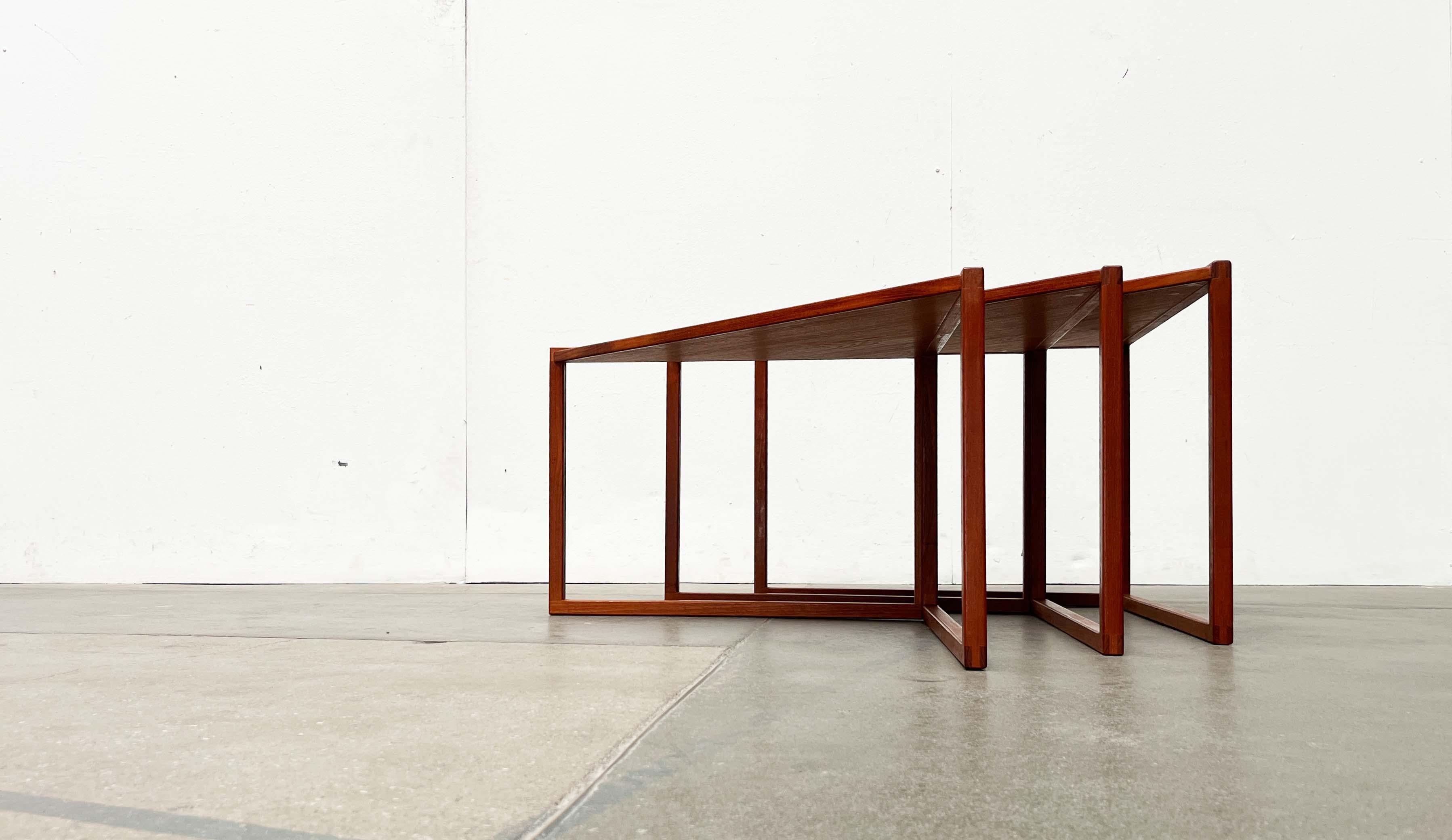 Mid-Century Modern 343 Dreieckige Teakholz-Esstische Kai Kristiansen Vildbjerg im Angebot 4