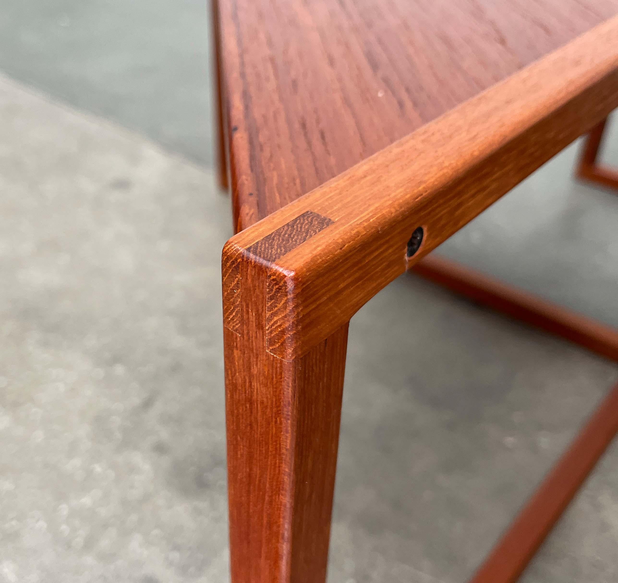 Mid-Century Modern 343 Dreieckige Teakholz-Esstische Kai Kristiansen Vildbjerg im Angebot 5