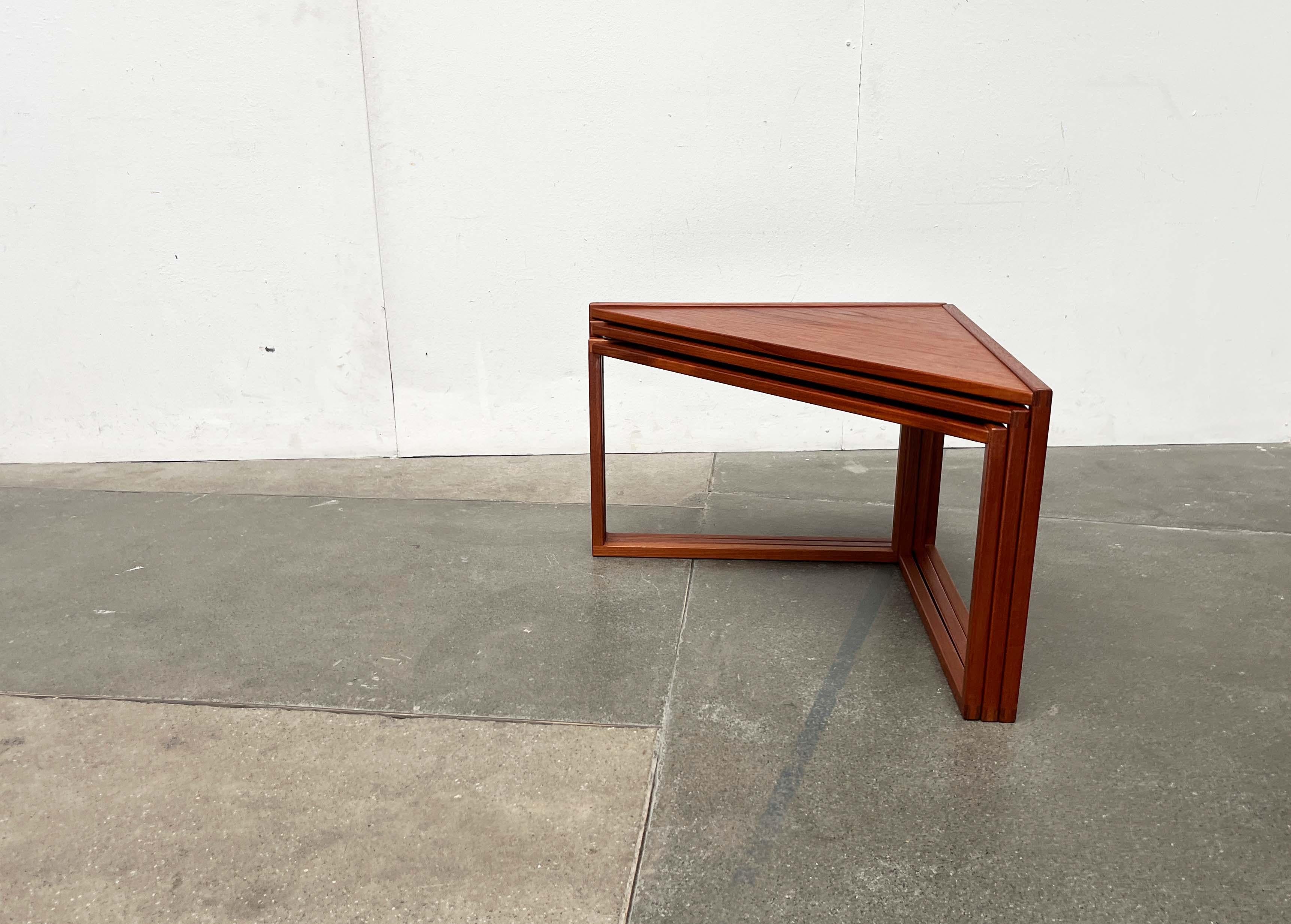 Mid-Century Modern 343 Dreieckige Teakholz-Esstische Kai Kristiansen Vildbjerg im Angebot 7