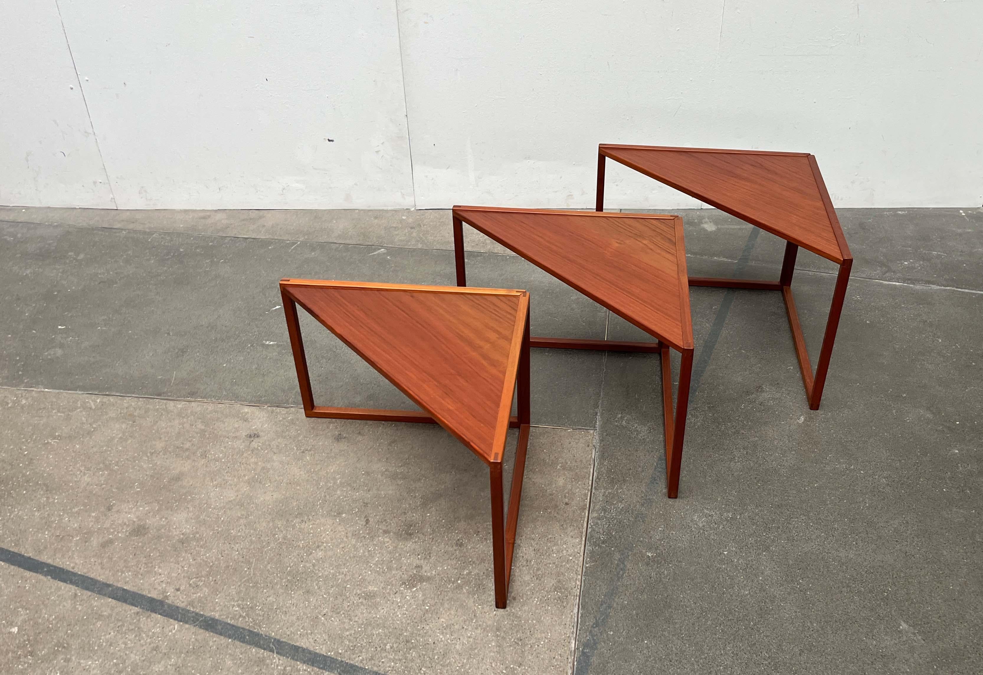 Mid-Century Modern 343 Dreieckige Teakholz-Esstische Kai Kristiansen Vildbjerg (Dänisch) im Angebot