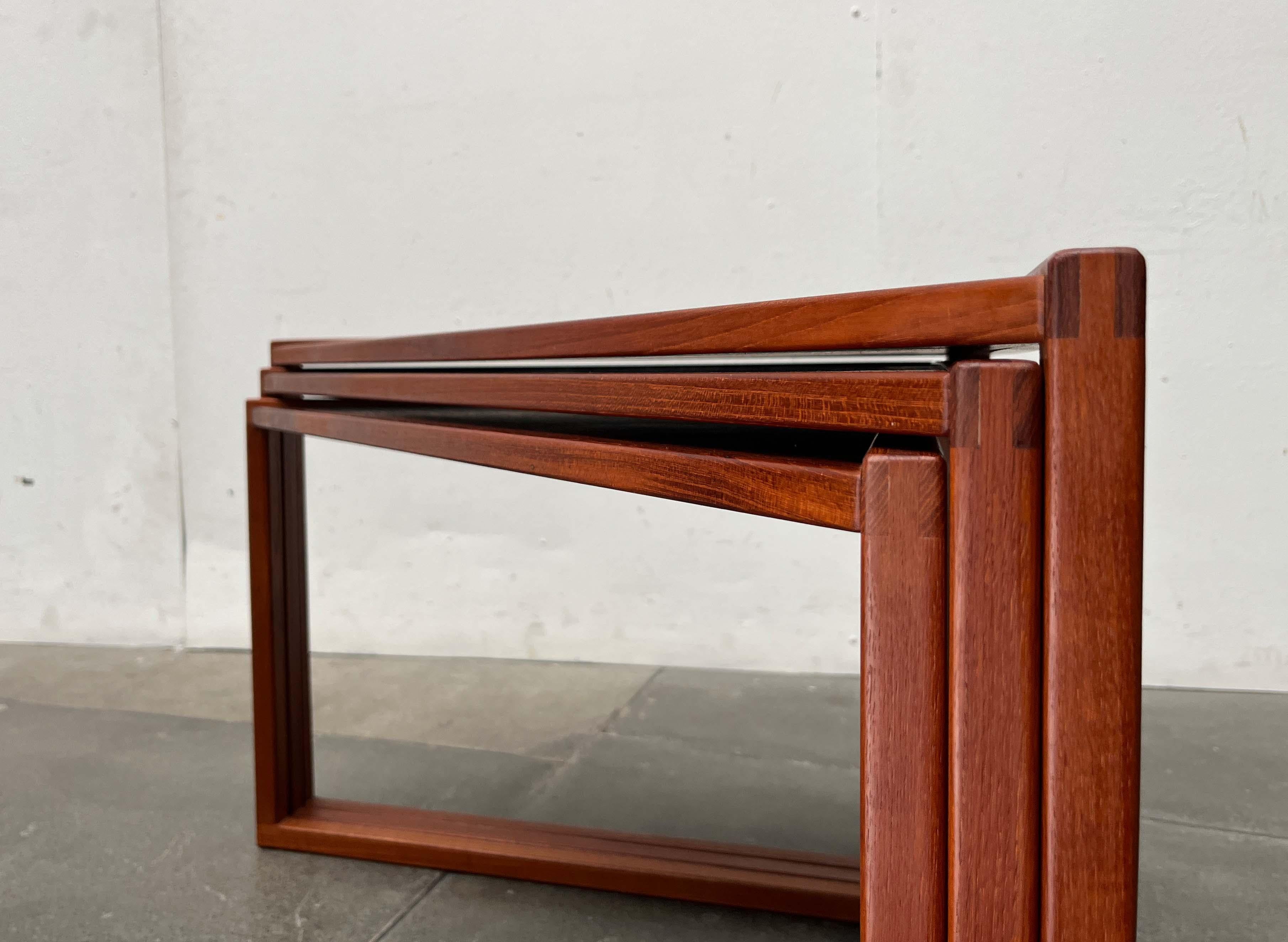 Mid-Century Modern 343 Dreieckige Teakholz-Esstische Kai Kristiansen Vildbjerg im Angebot 3