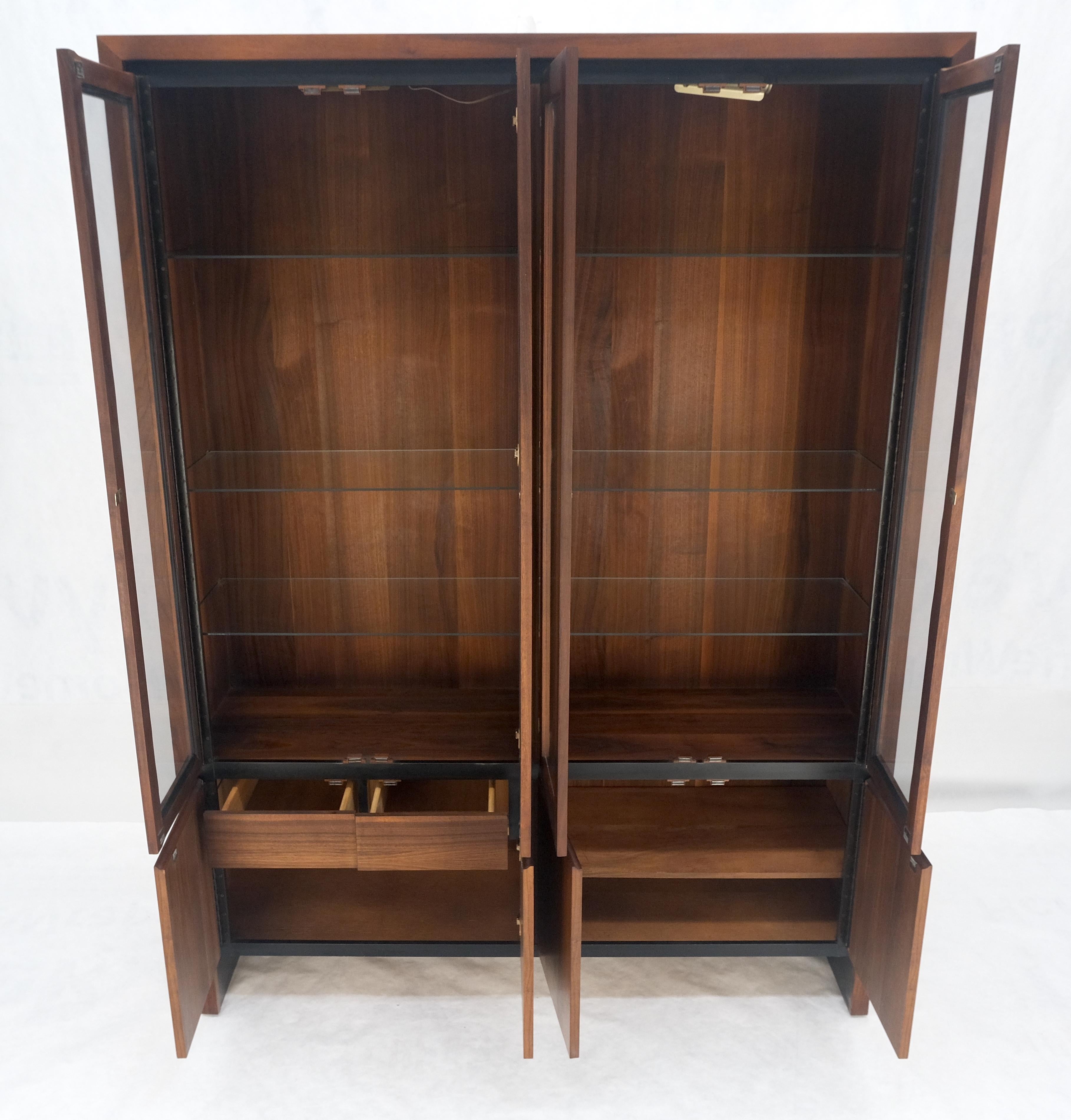 Mid Century Modern 4 Doors Walnut Lighted Hatch Milo Baughman atr. Drawers MINT! In Excellent Condition For Sale In Rockaway, NJ