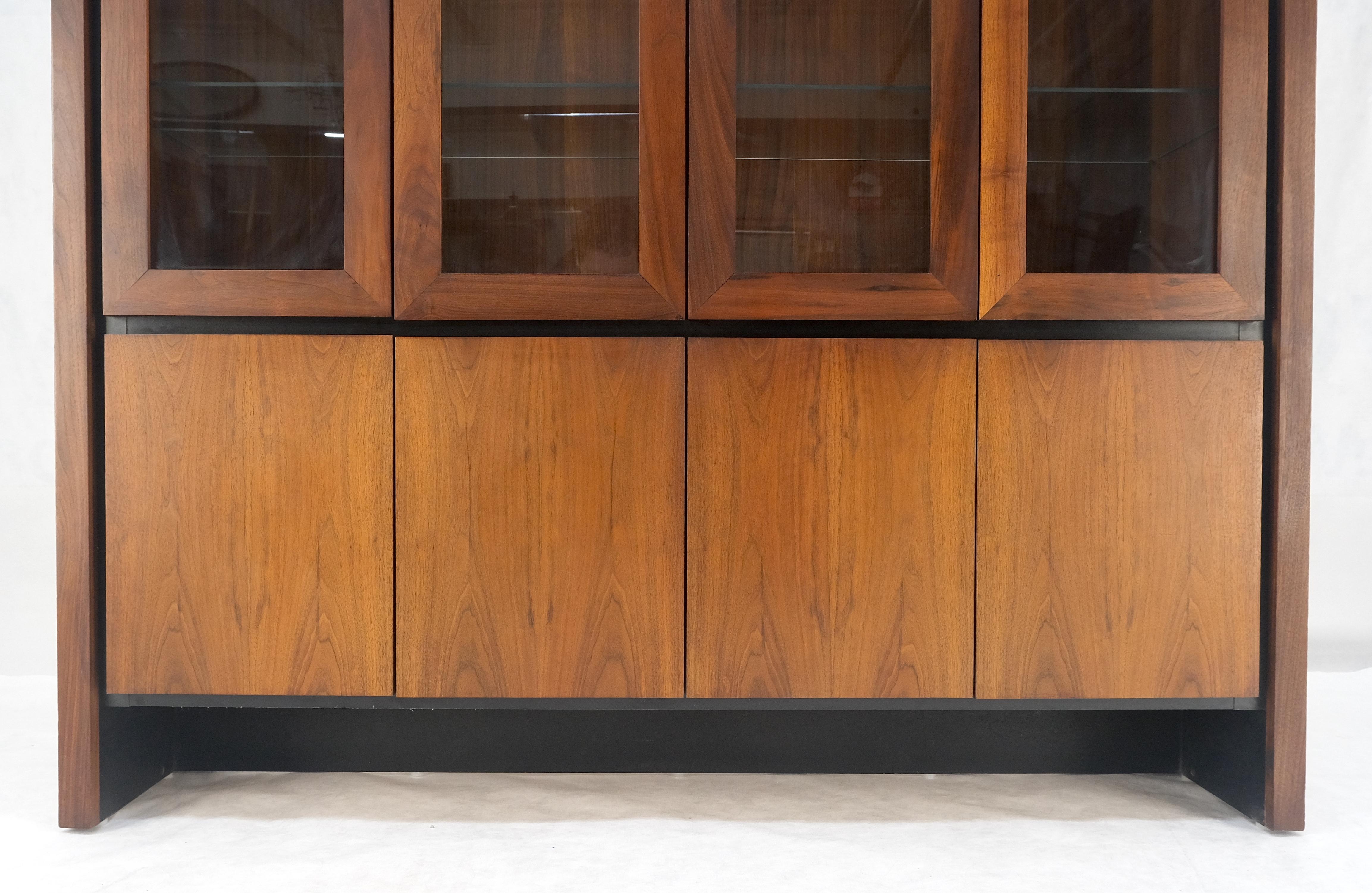 Mid Century Modern 4 Doors Walnut Lighted Hatch Milo Baughman atr. Drawers MINT! For Sale 3