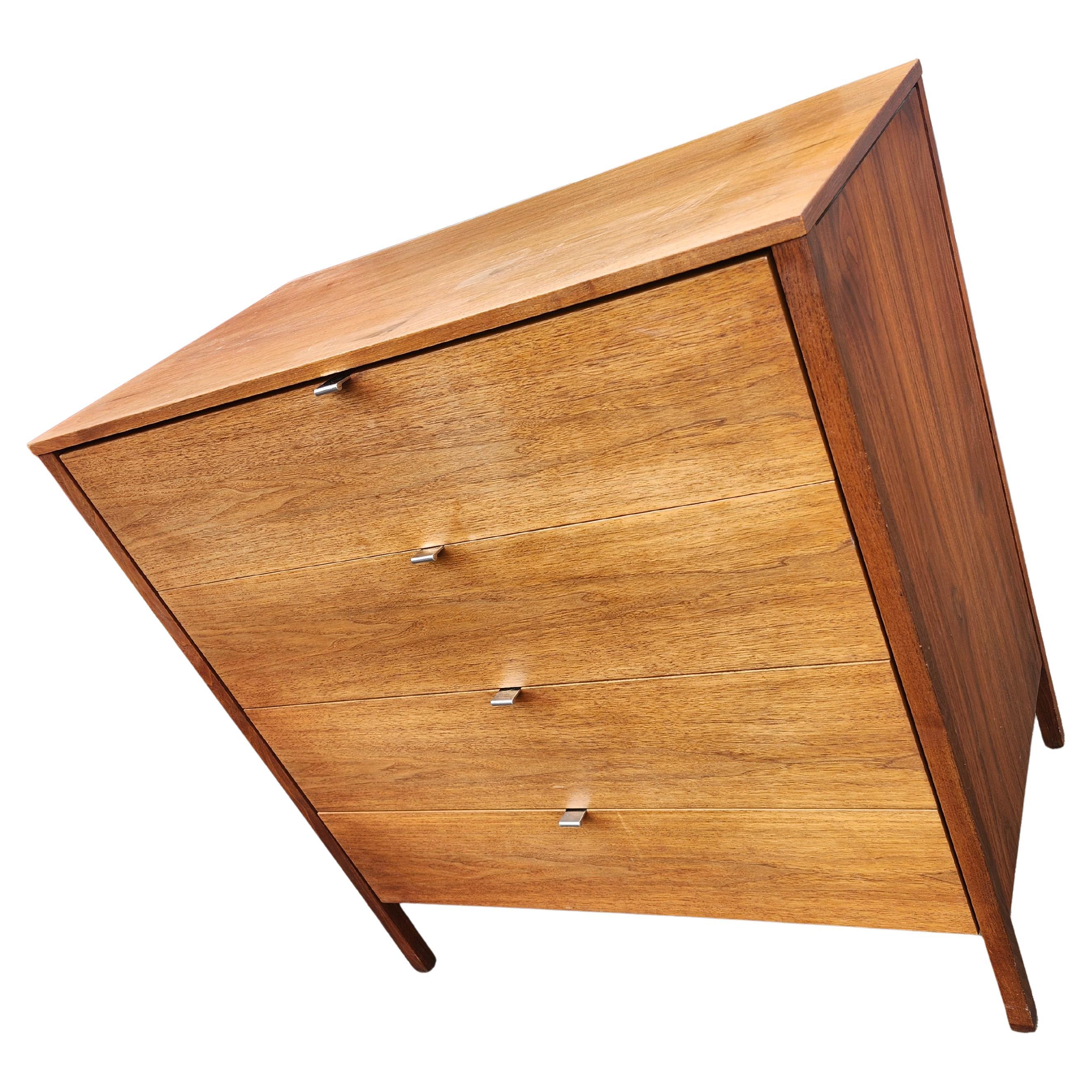 Fine XX secolo Comò a 4 cassetti del Mid Century Modern di Florence Knoll C1970 in vendita