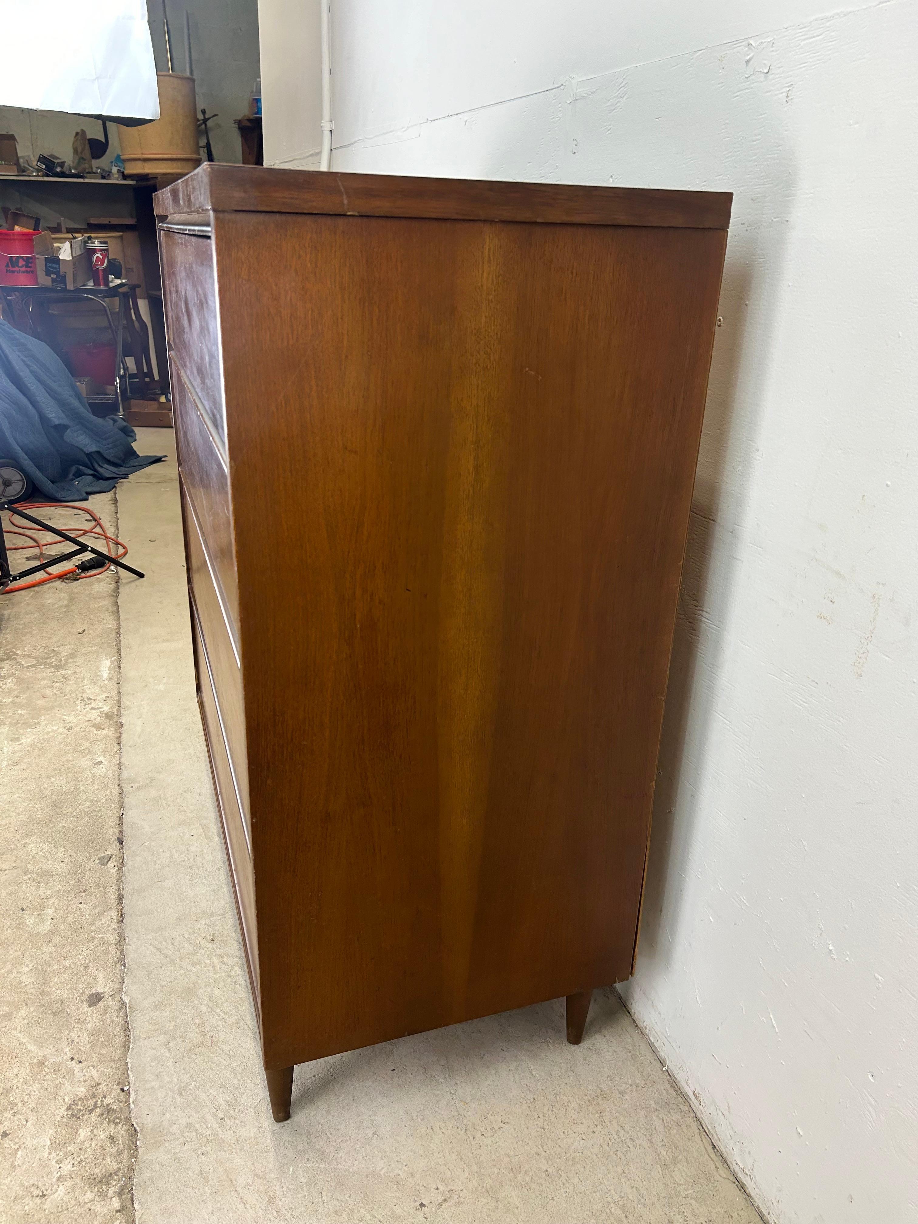 Mid Century Modern 4 Drawer Highboy Dresser with Tapered Legs For Sale 3
