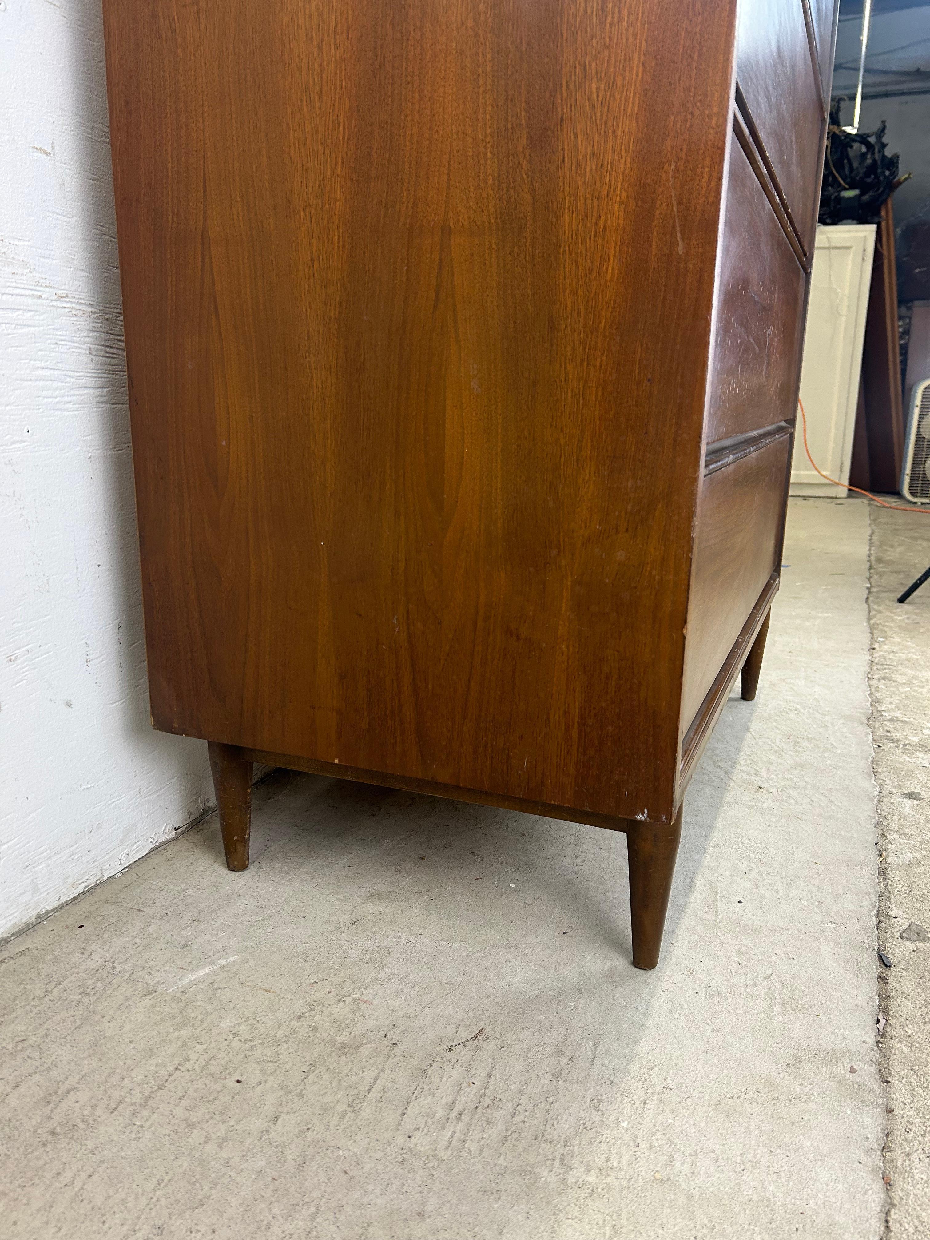 Mid Century Modern 4 Drawer Highboy Dresser with Tapered Legs For Sale 8