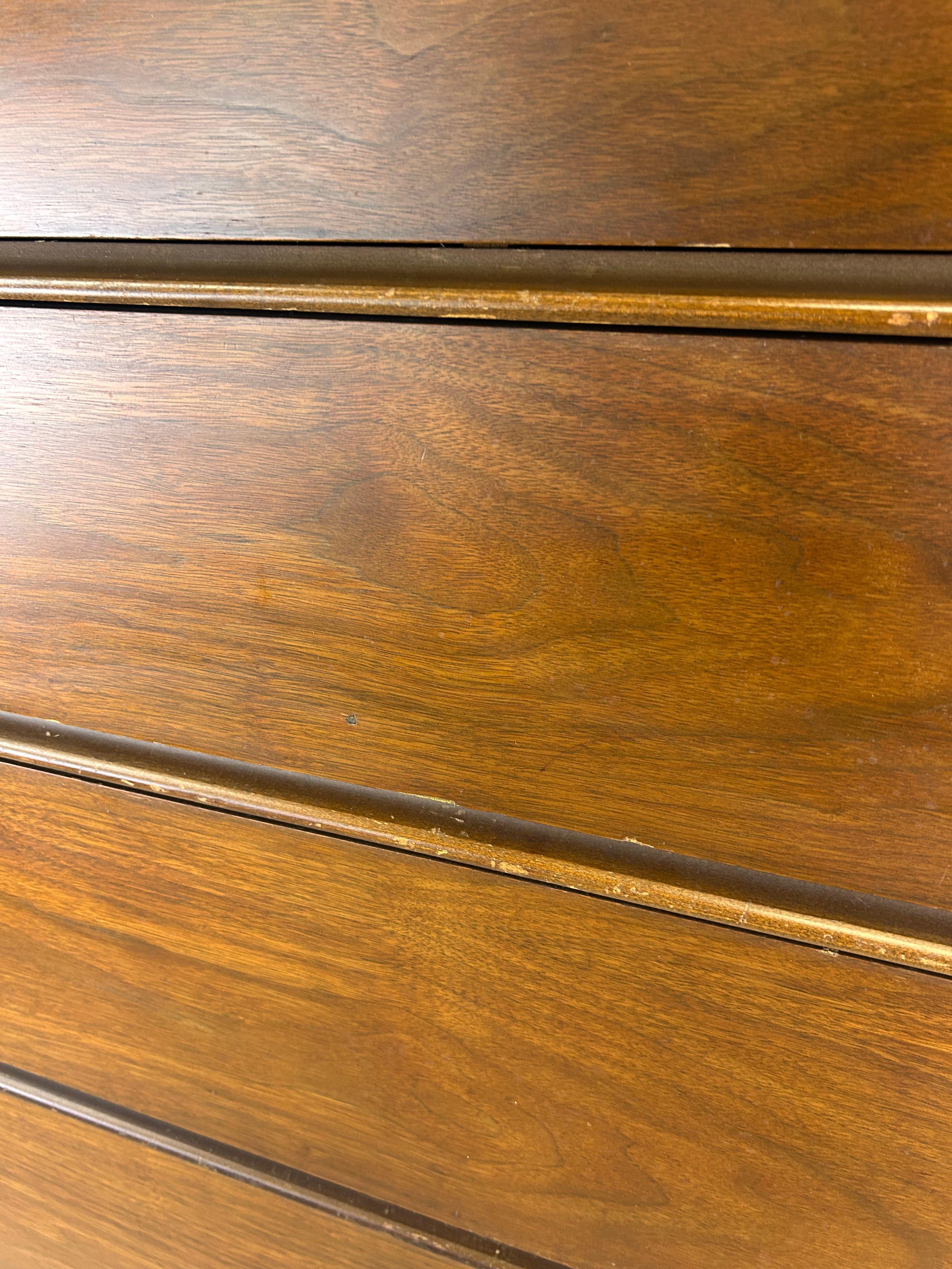 Veneer Mid Century Modern 4 Drawer Highboy Dresser with Tapered Legs For Sale