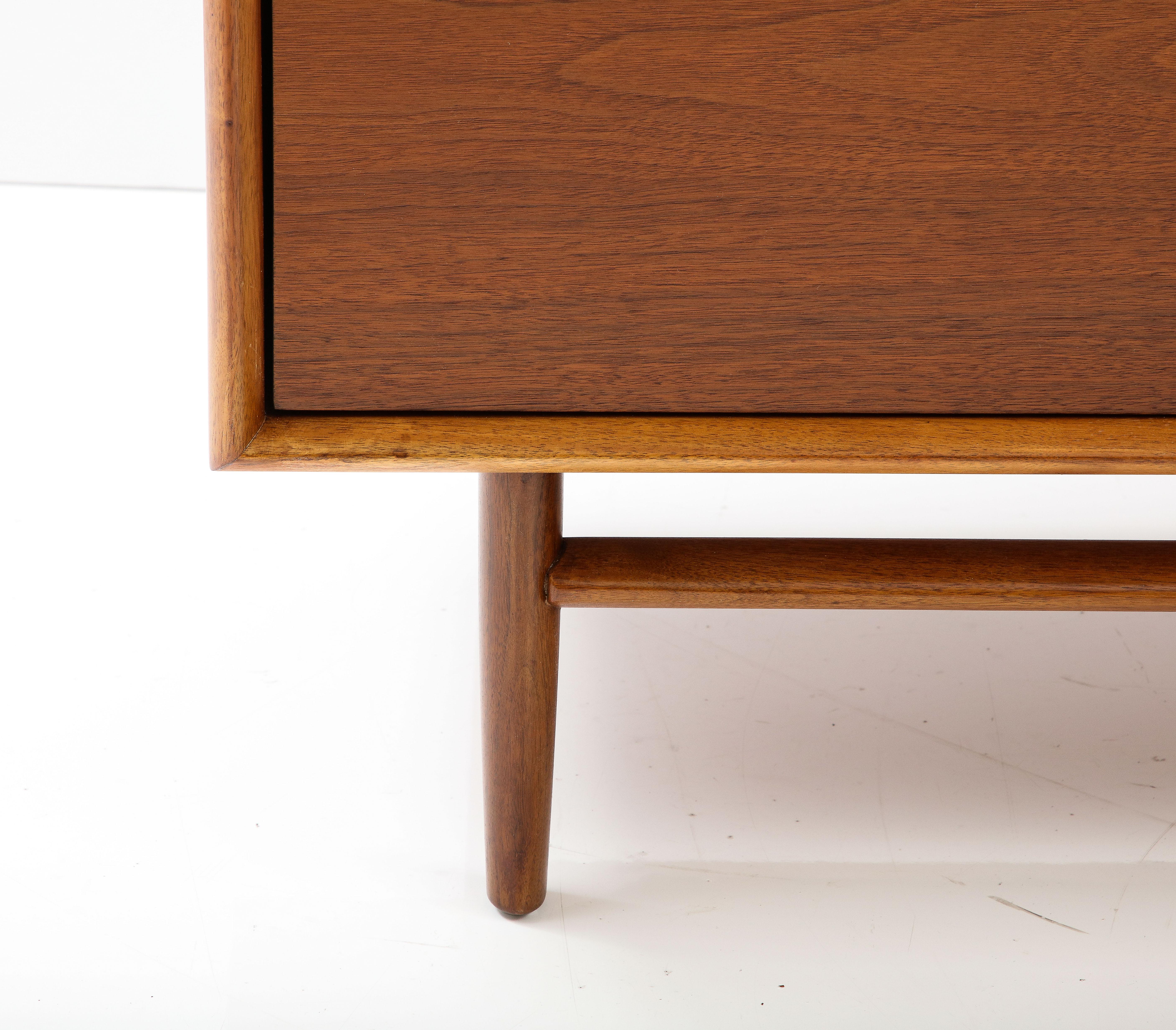 Mid-Century Modern 4 Drawer Walnut Dressers by Drexel Parallel Collection In Good Condition For Sale In New York, NY