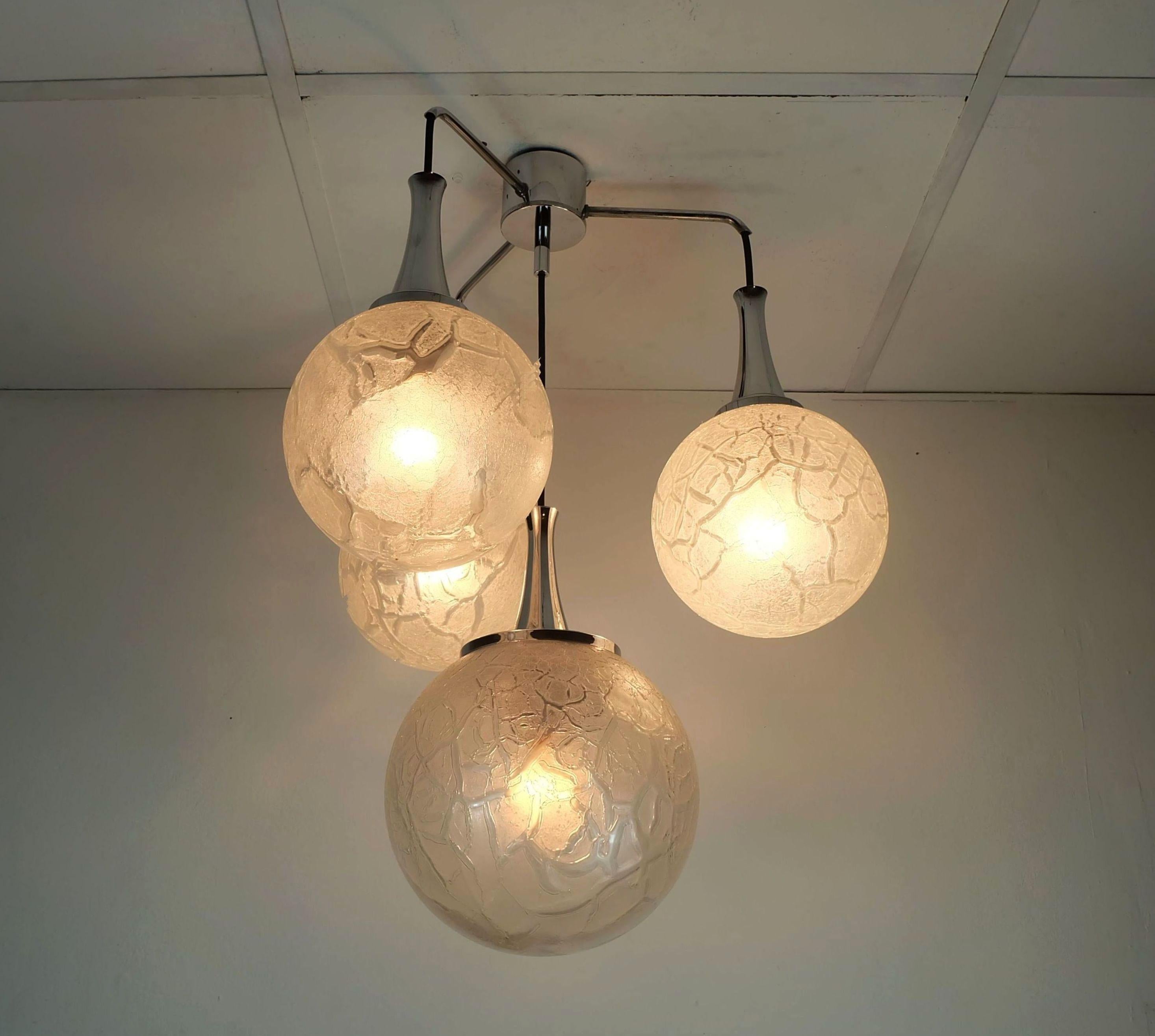 mid century modern 4-light PENDANT LAMP glass and chrome cascading light 1970s In Good Condition For Sale In Mannheim, DE