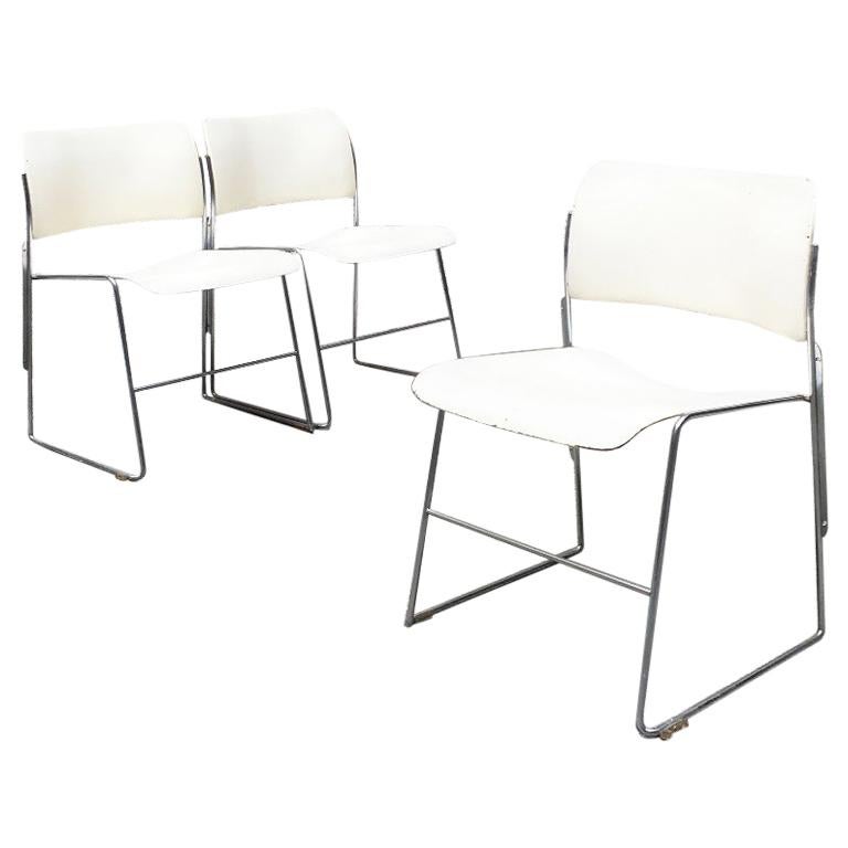 Chaises blanches 40\4 de style moderne du milieu du siècle dernier par David Rowland pour GF Furniture, 1963