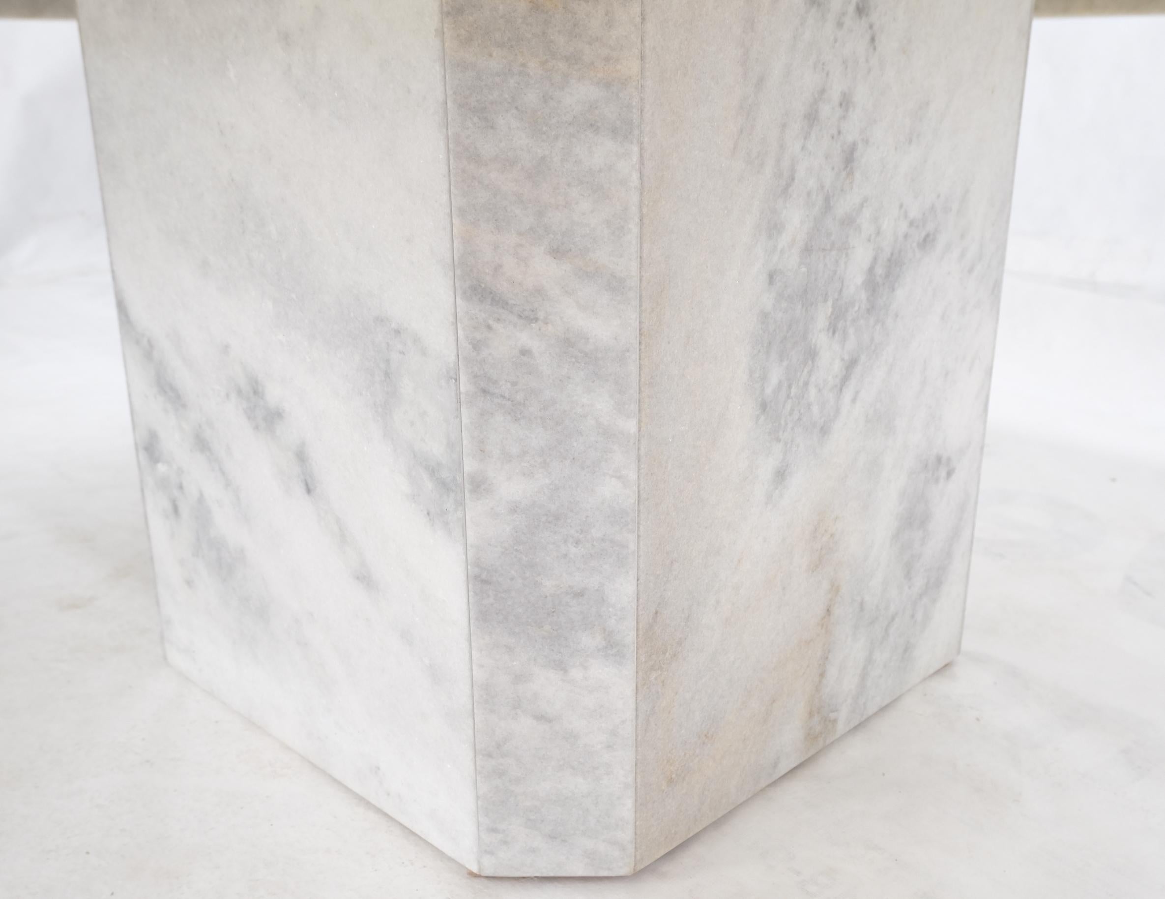 20ième siècle Table basse carrée moderne du milieu du siècle dernier en marbre blanc et gris  en vente