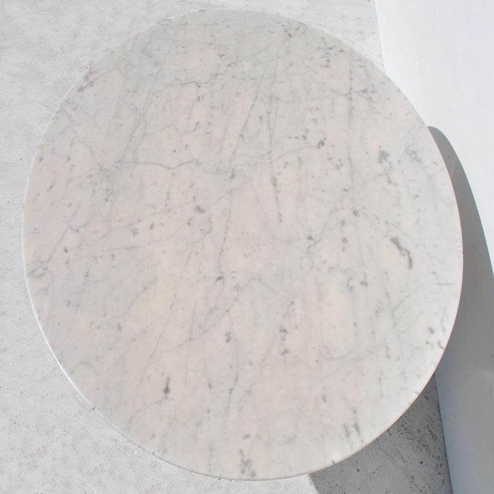 American Mid-Century Modern Oval Knoll Saarinen 42in Coffee Table Marble Top 'MR15512'