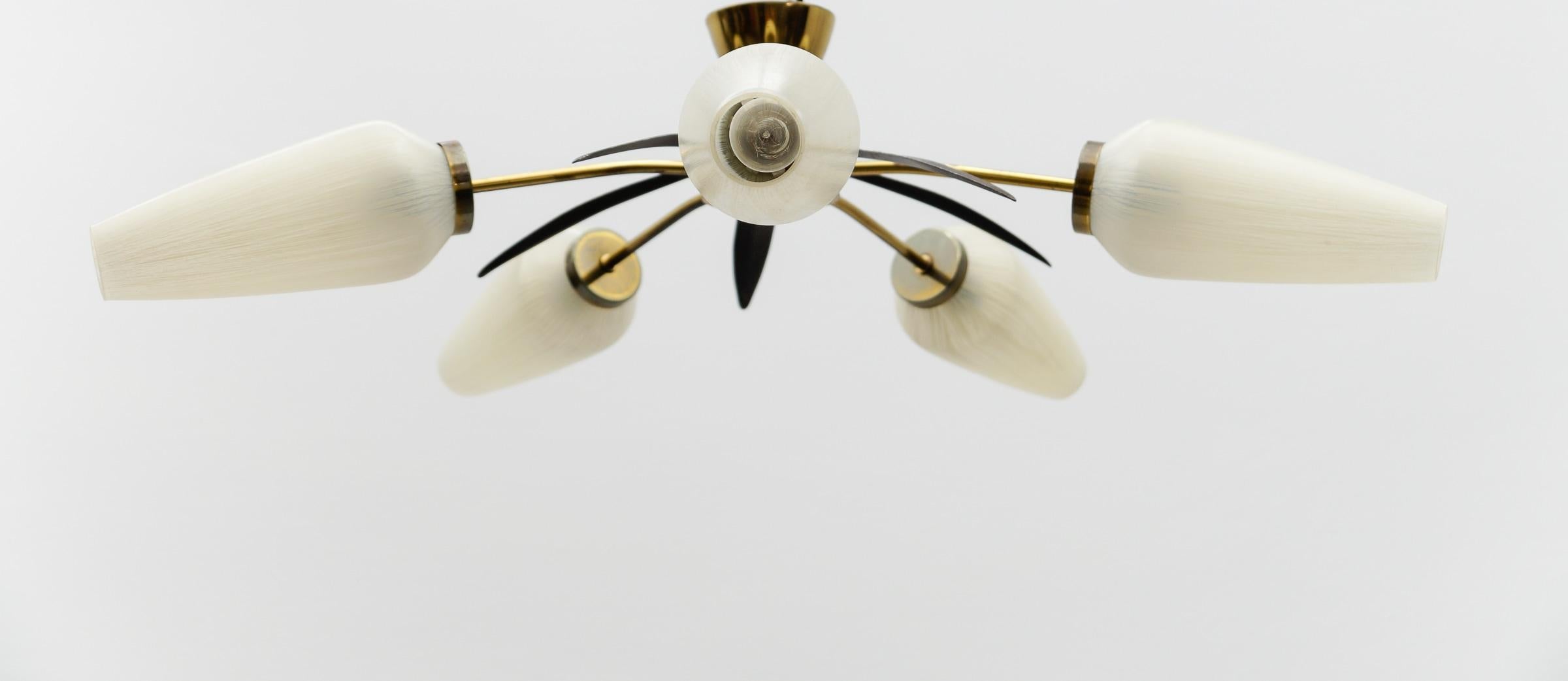 Mid-Century Modern 5-armige Sputnik-Lampe aus Messing und Glas, 1950 (Italienisch) im Angebot