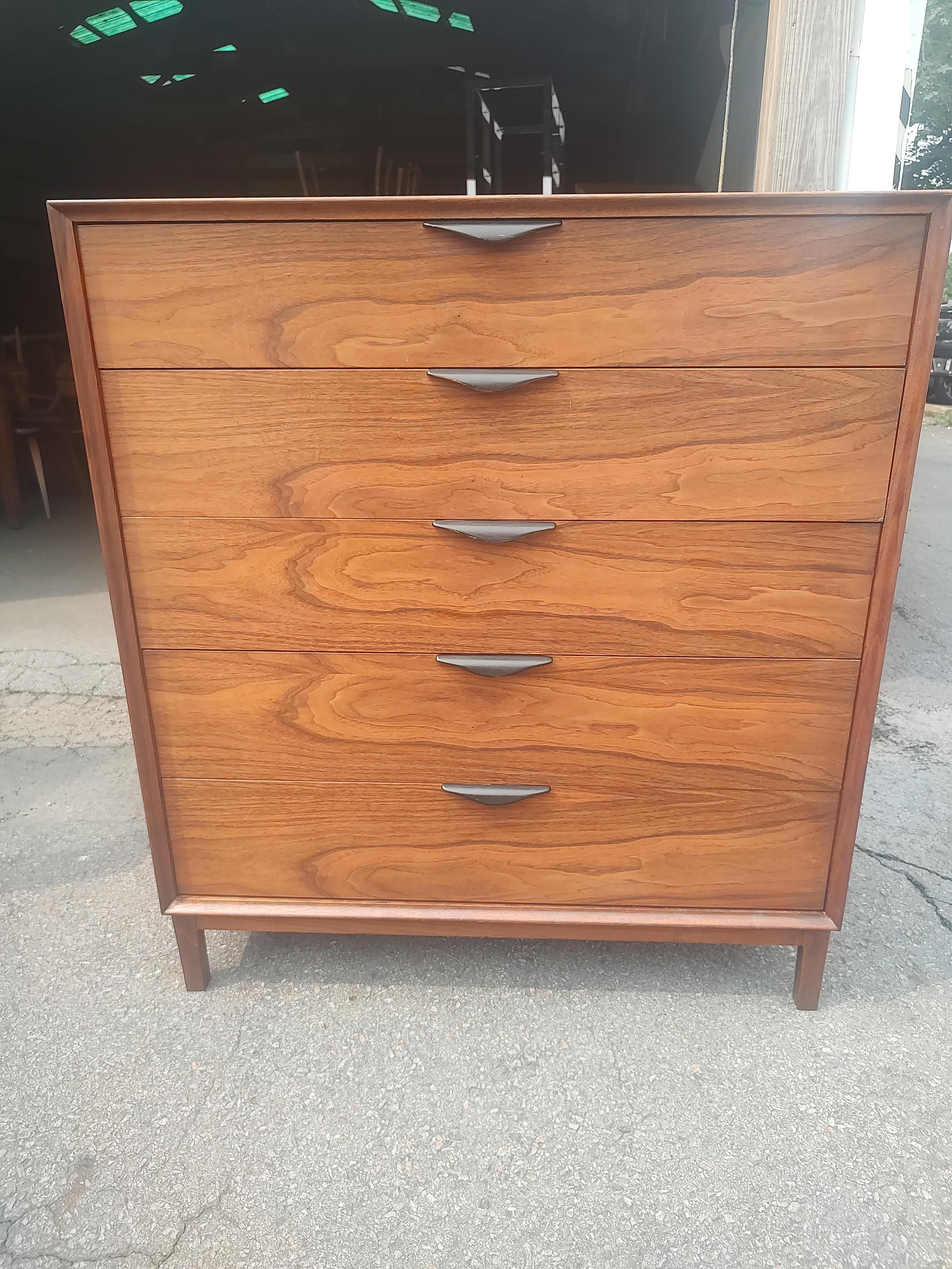 American Mid Century Modern 5 Drawer Dresser in Walnut by Dillingham  For Sale