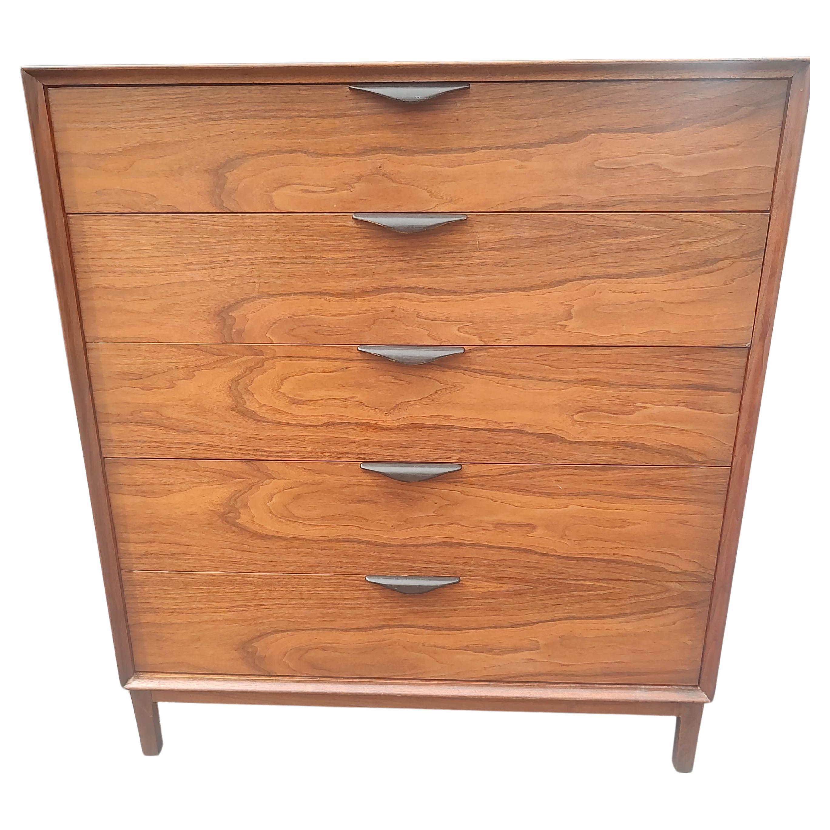 Mid-Century Modern Mid Century Modern 5 Drawer Dresser in Walnut by Dillingham  For Sale