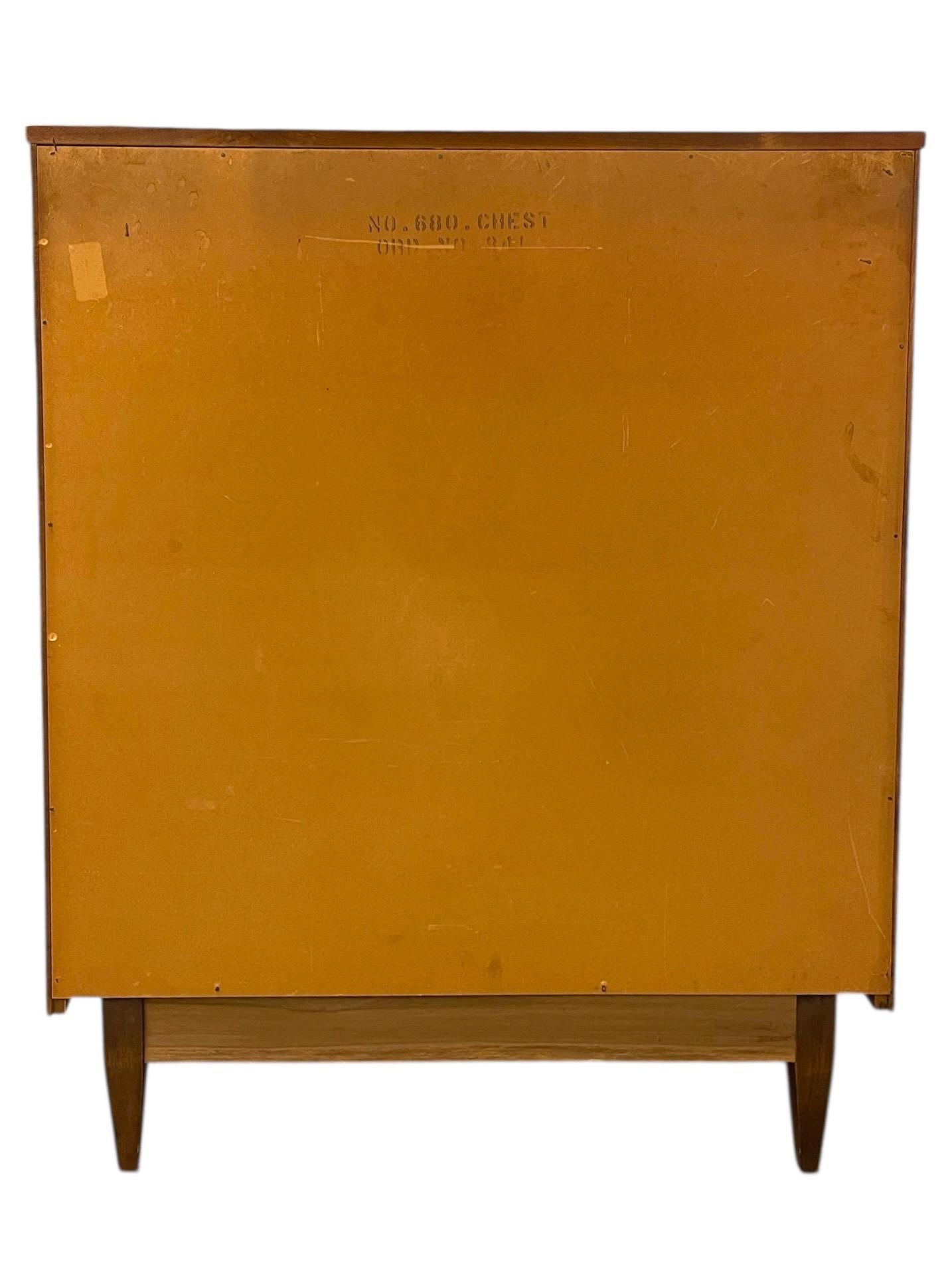 Mid-Century Modern 5-Drawer Highboy Dresser by Hooker Furniture en vente 4