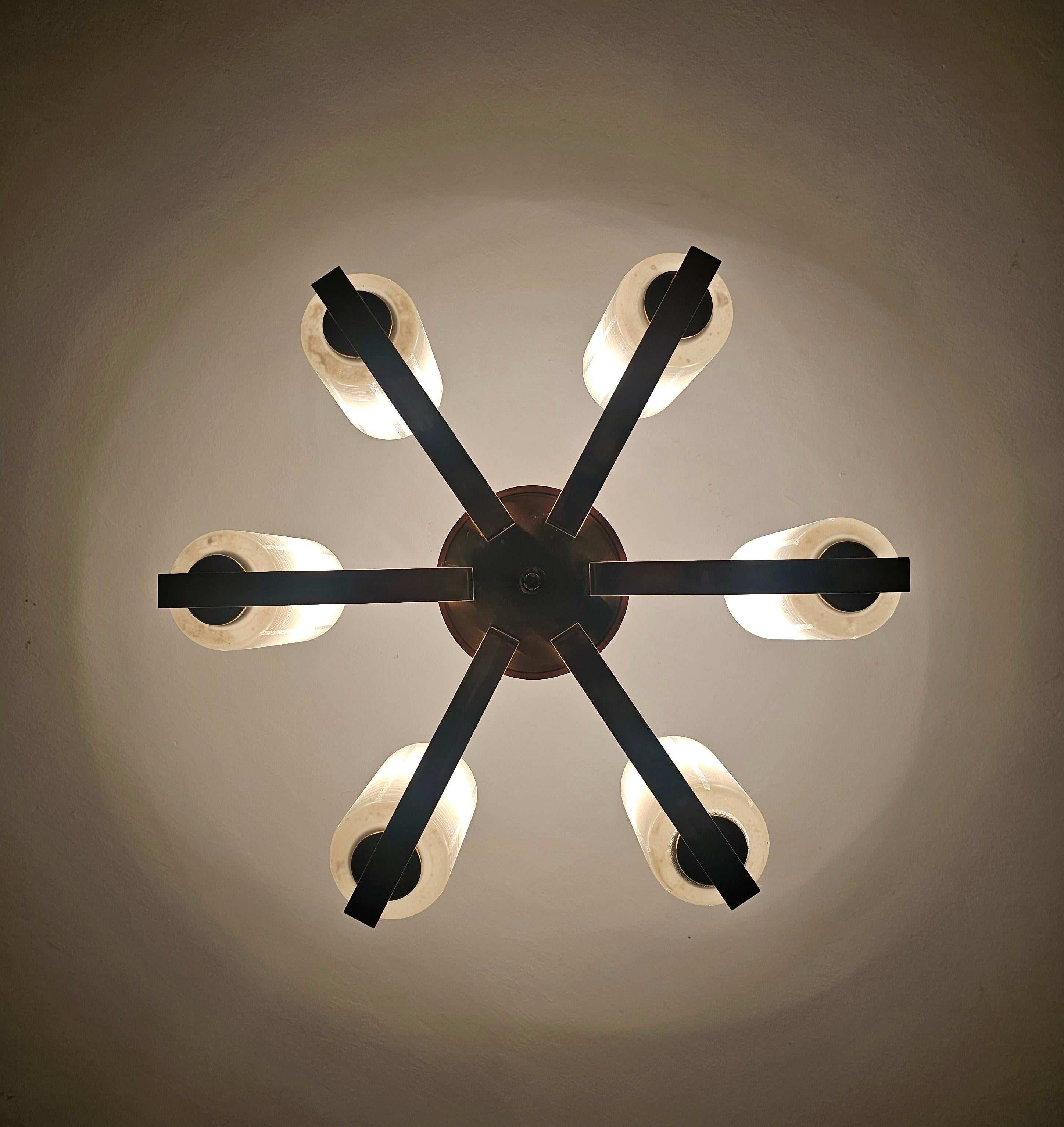 Lustre moderne du milieu du siècle dernier, à 6 bras, en laiton, teck et verre dépoli en vente 3