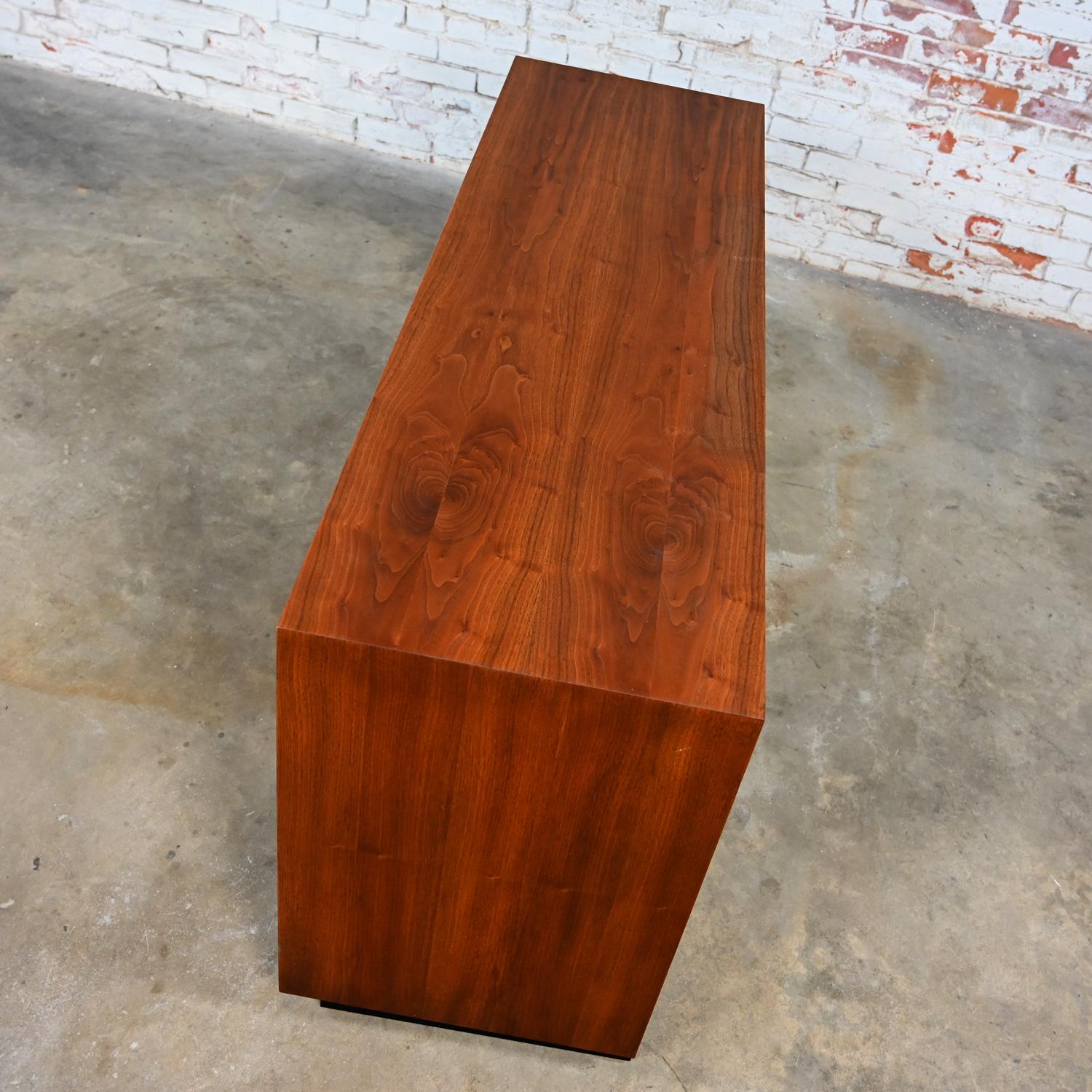 Mid Century Modern 6 Drawer Dresser by Dillingham Walnut & Pecky Cypress 9