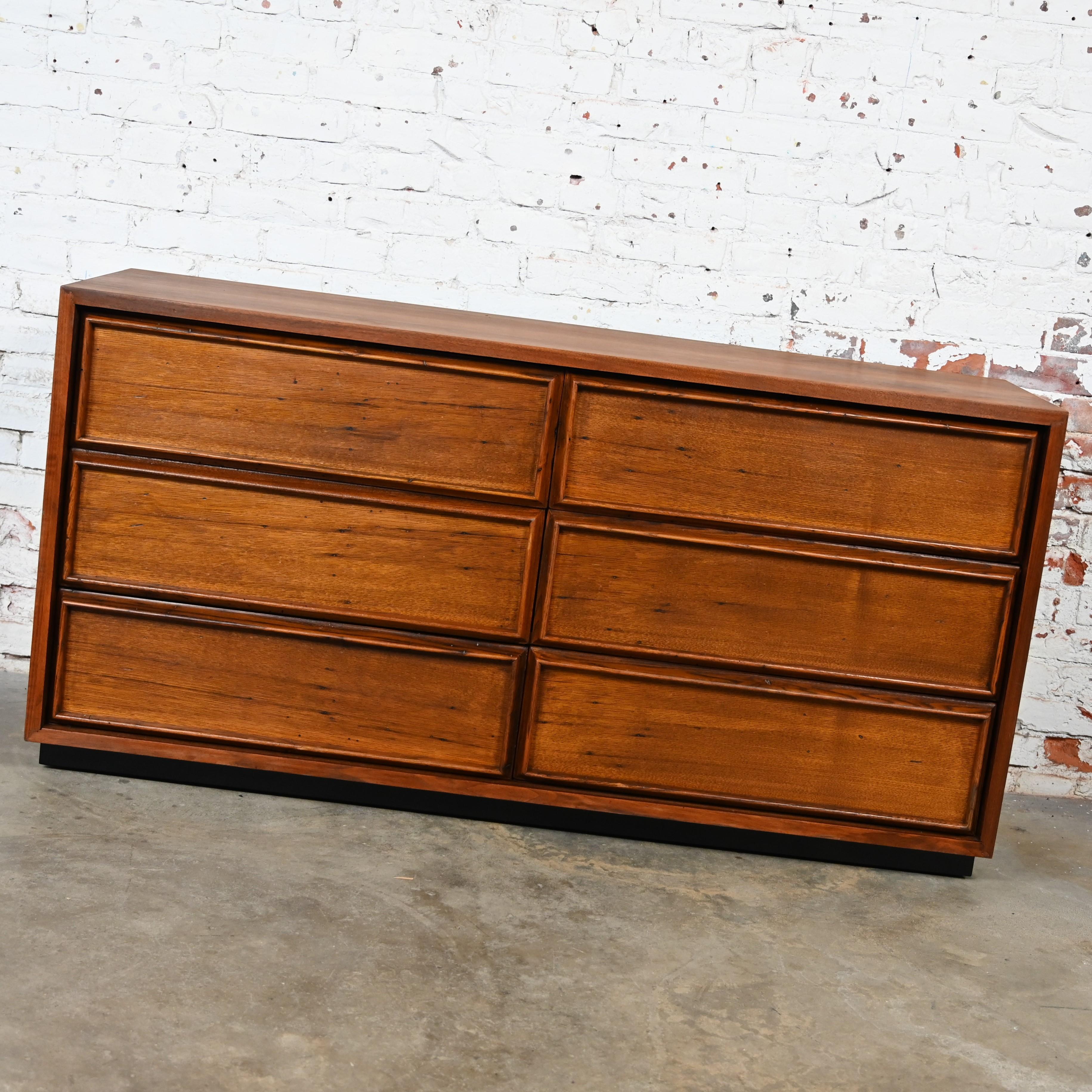 20th Century Mid Century Modern 6 Drawer Dresser by Dillingham Walnut & Pecky Cypress For Sale