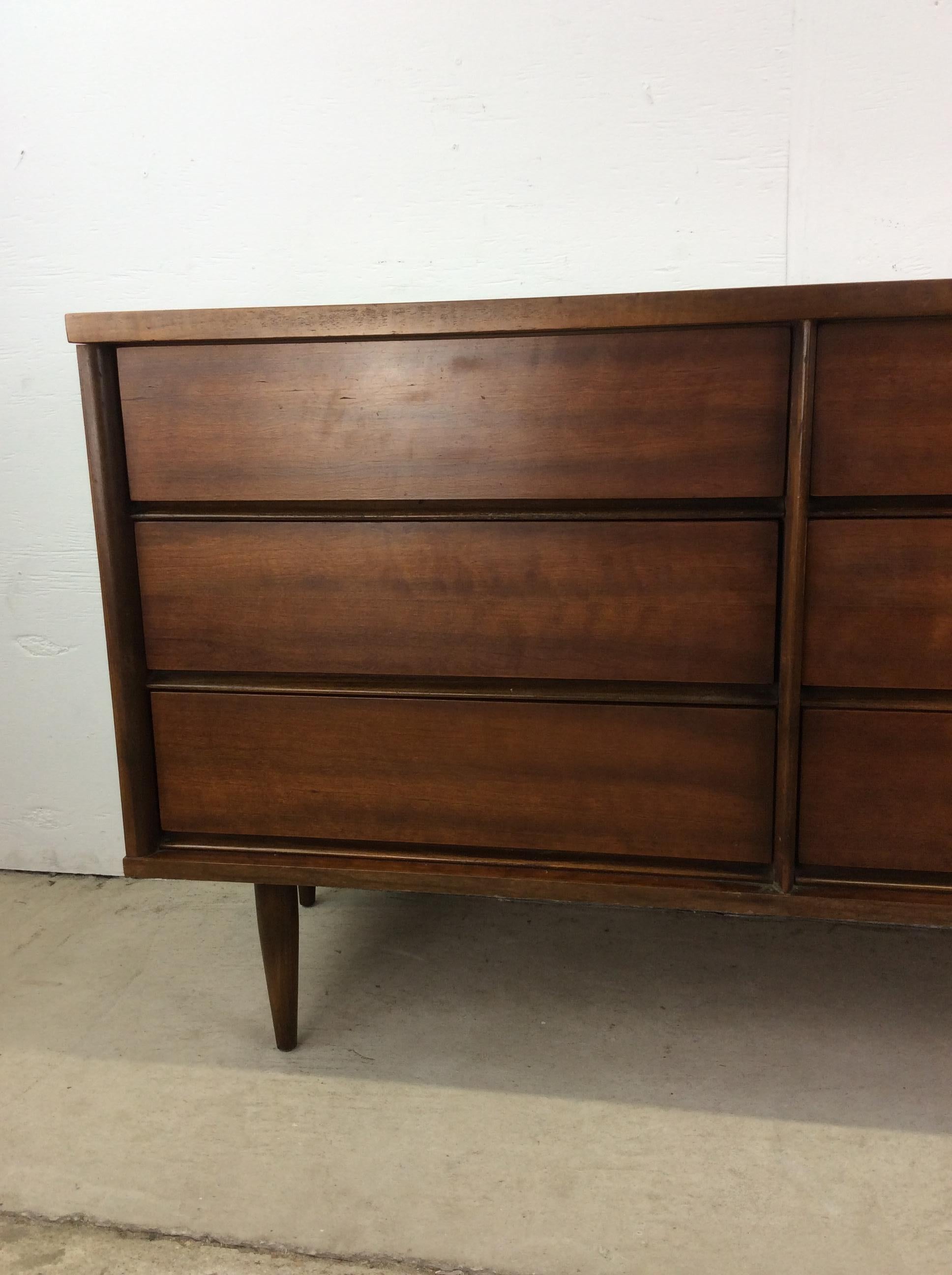 Mid Century Modern 6 Drawer Lowboy Dresser with Tapered Legs For Sale 6