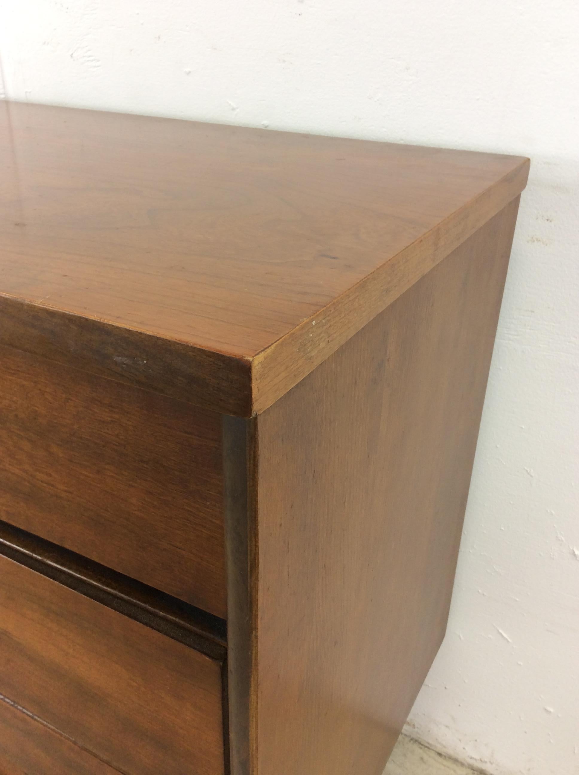 Mid Century Modern 6 Drawer Lowboy Dresser with Tapered Legs For Sale 9