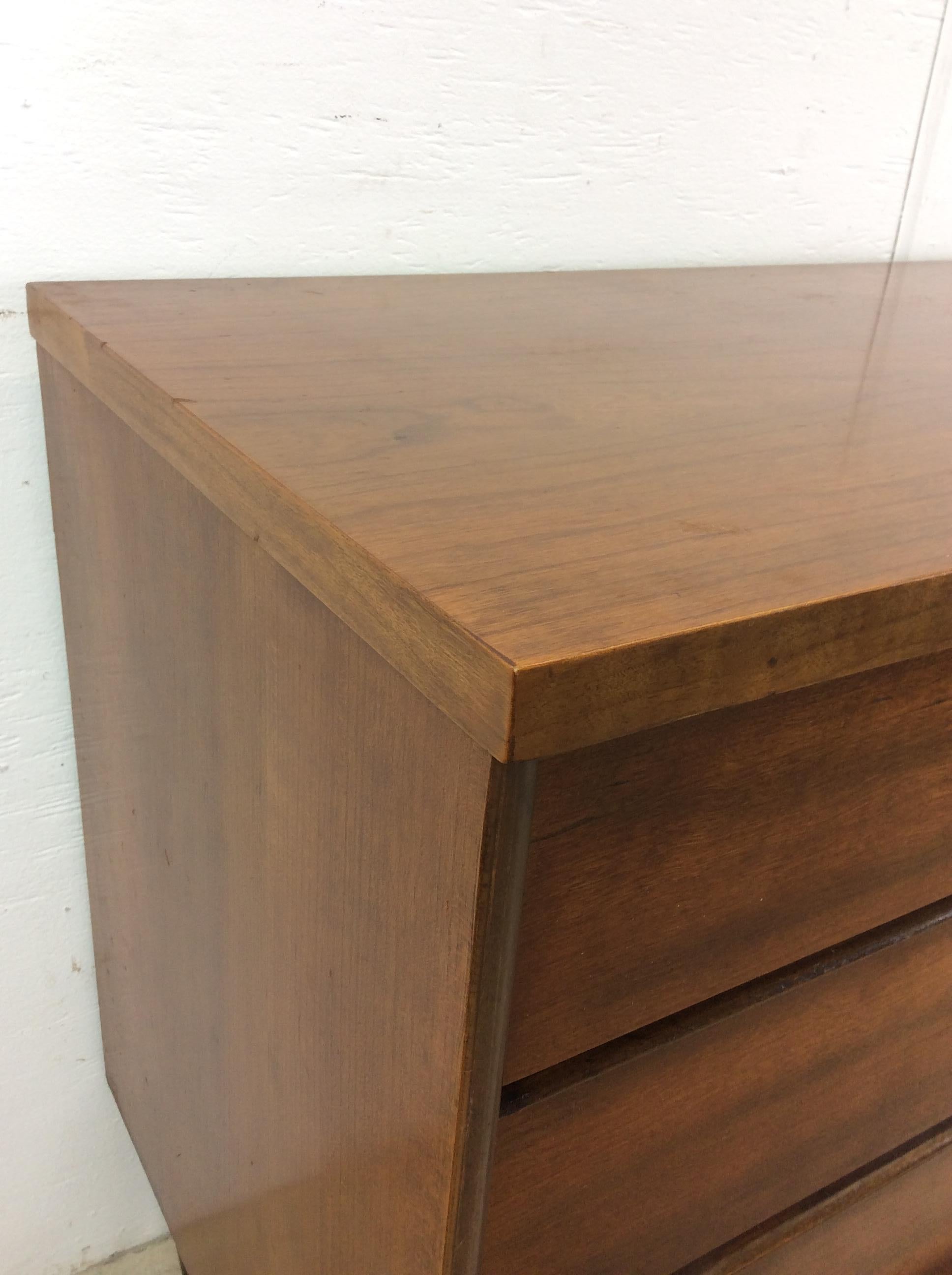 Mid Century Modern 6 Drawer Lowboy Dresser with Tapered Legs For Sale 10