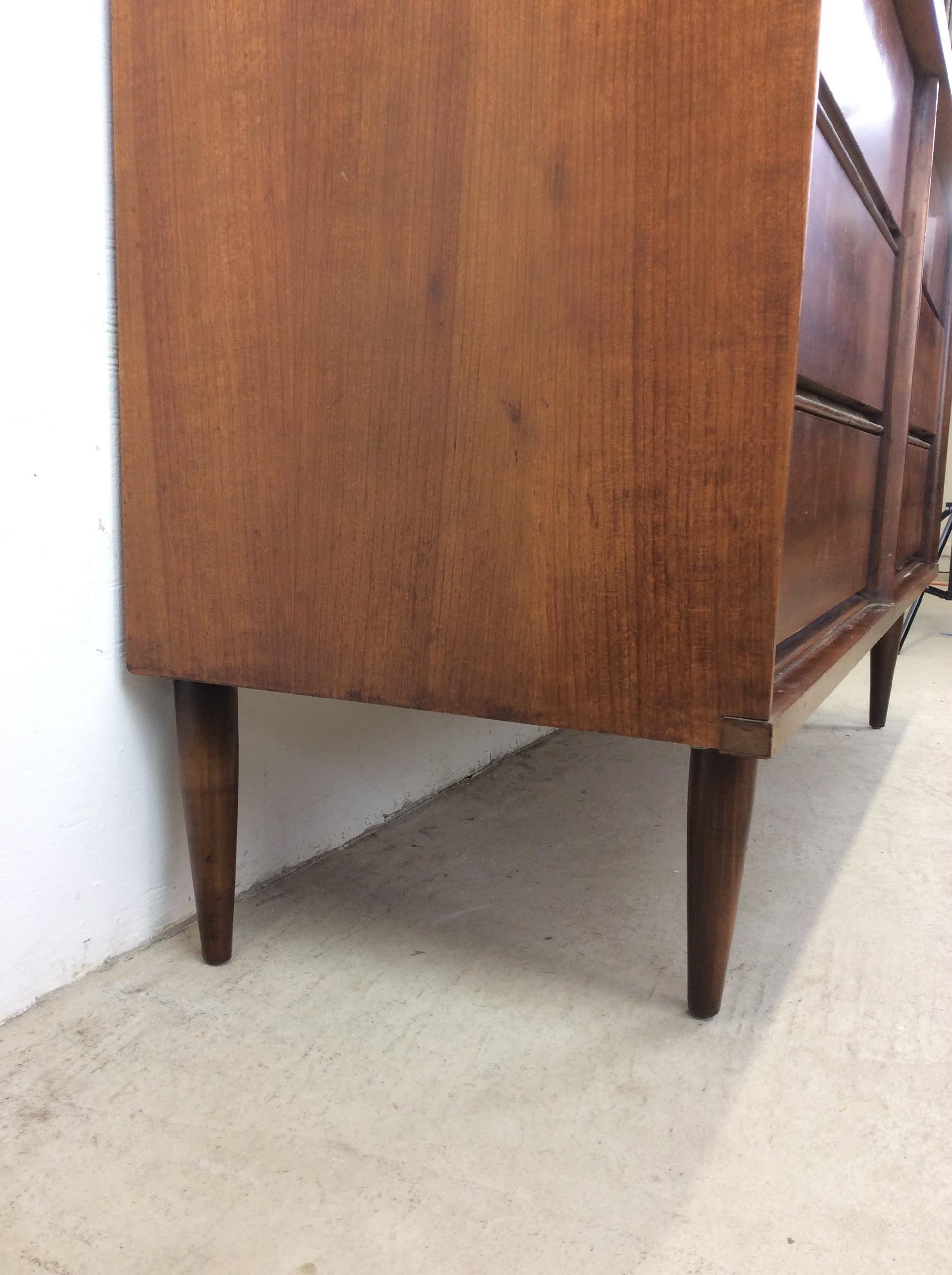 Mid Century Modern 6 Drawer Lowboy Dresser with Tapered Legs In Good Condition For Sale In Freehold, NJ