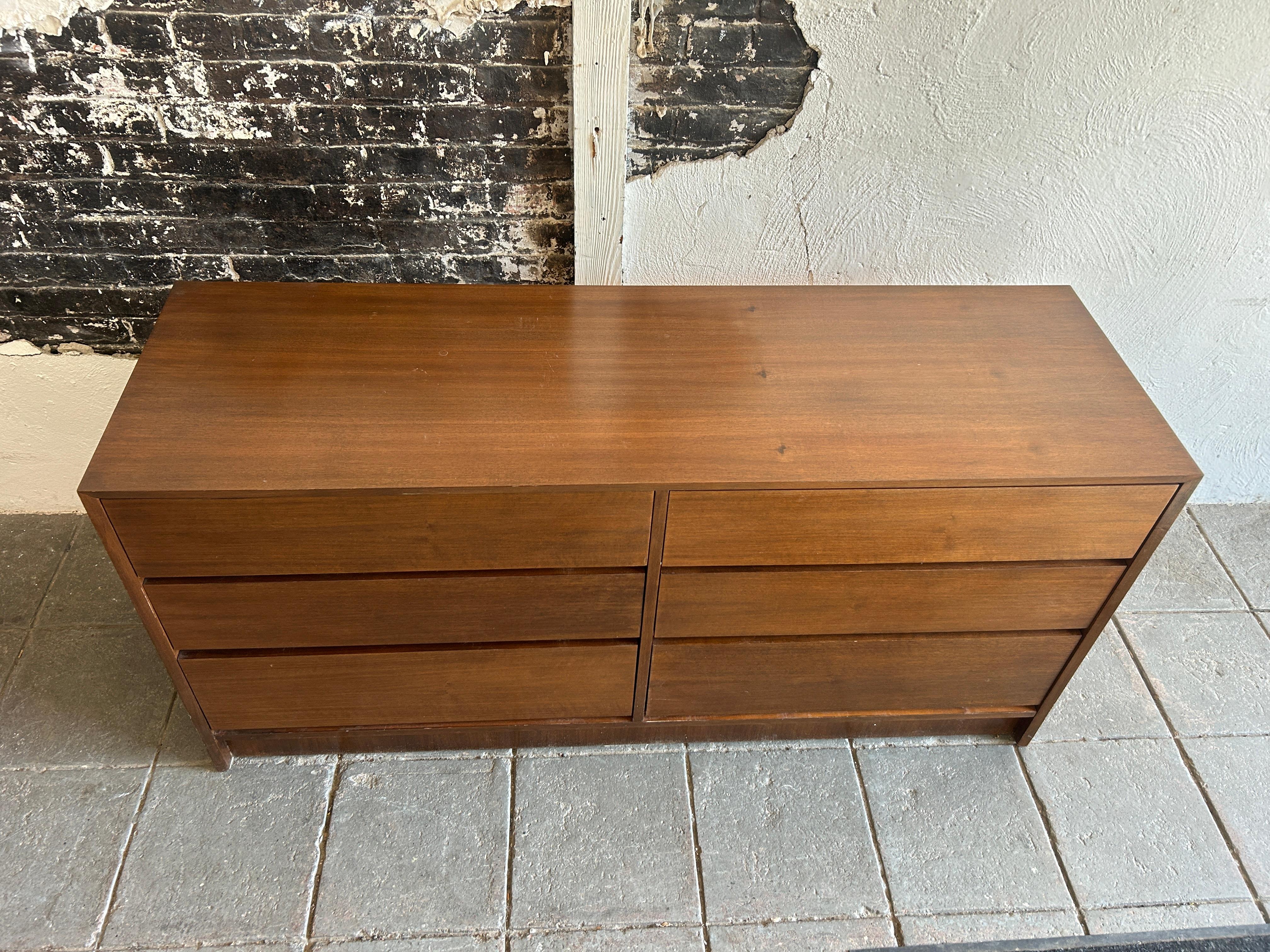 Mid-Century Modern Mid century modern 6 drawer simple walnut dresser  For Sale