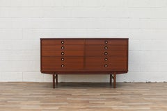 Mid-Century Modern 6-Drawer Walnut Dresser by United Furniture, Circa 1960s