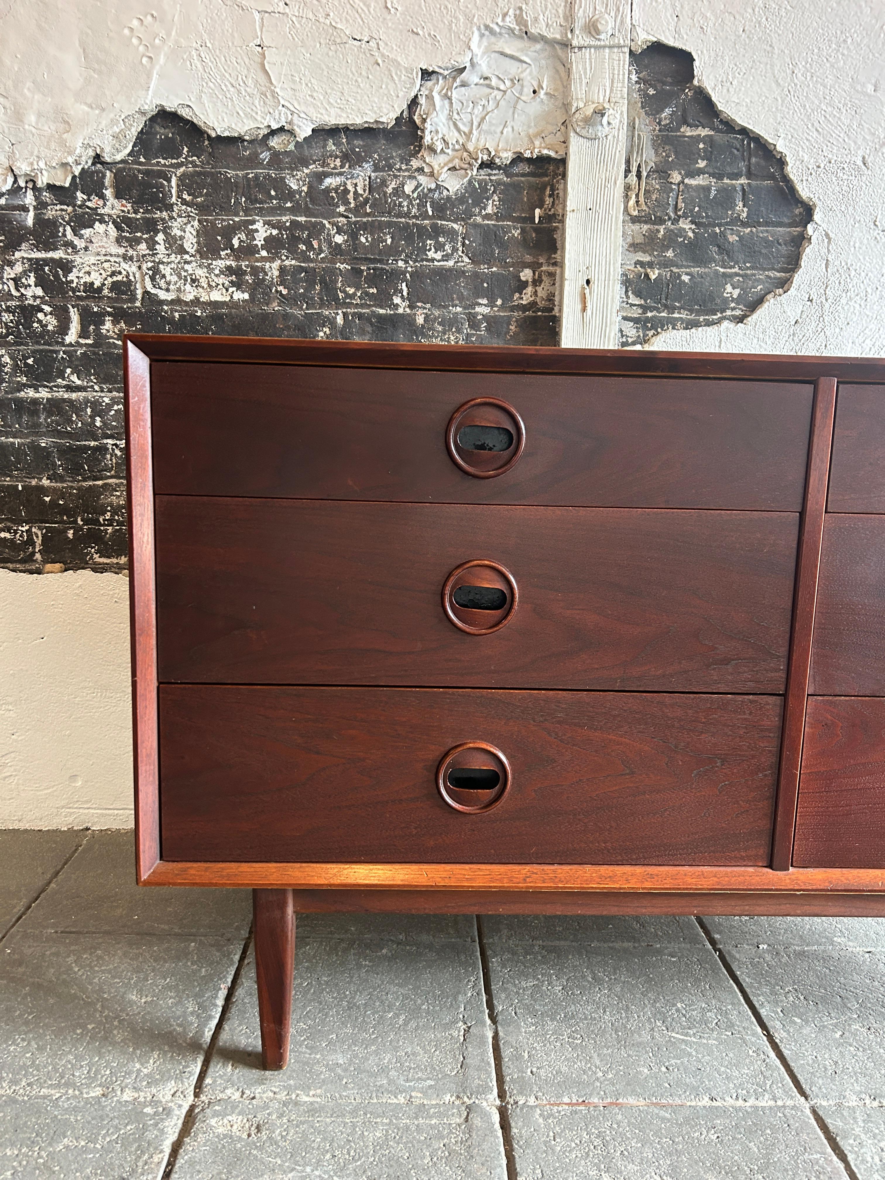 Mid-Century Modern mid century modern 6 drawer walnut dresser with carved handles  For Sale
