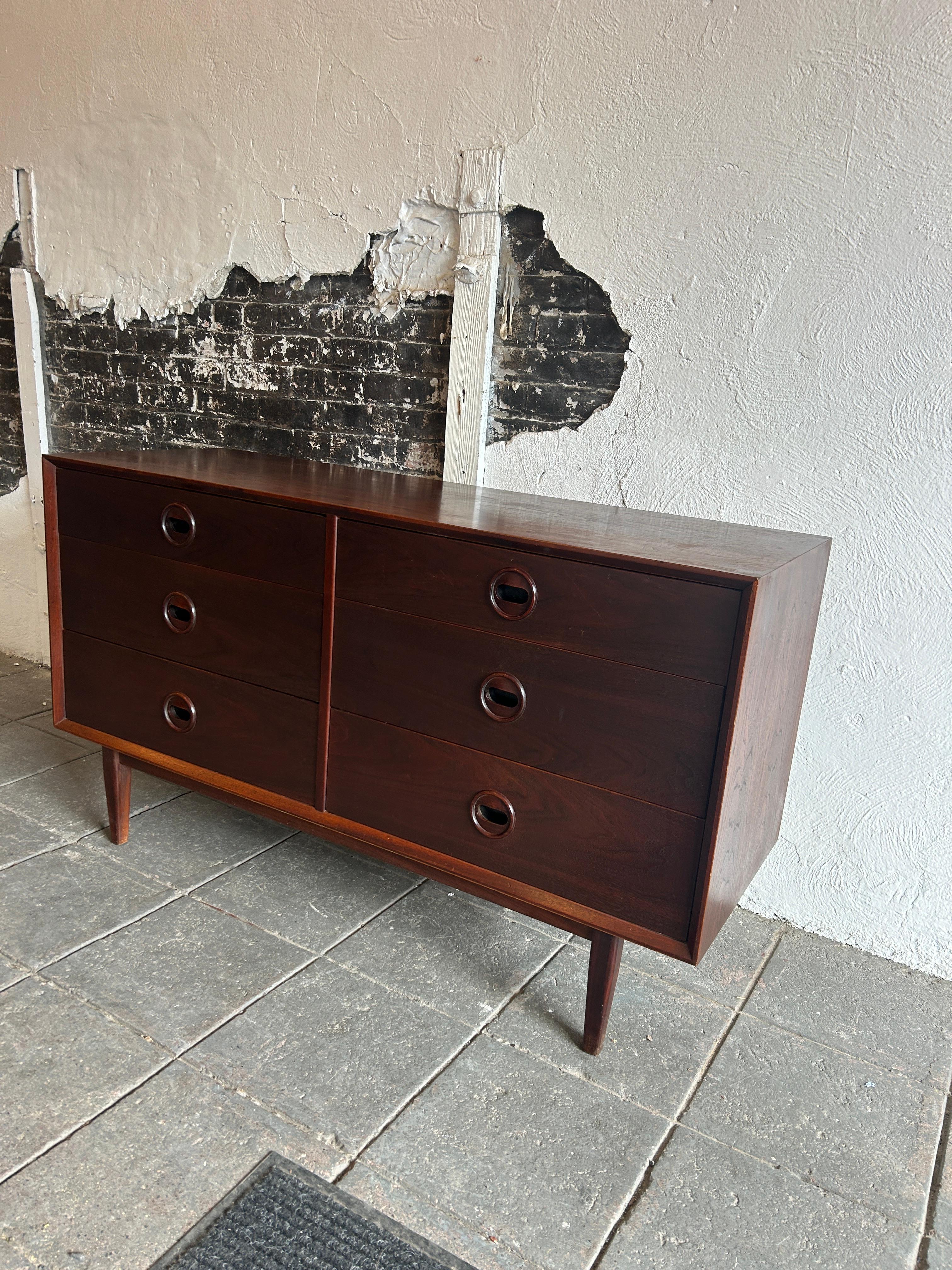 American mid century modern 6 drawer walnut dresser with carved handles  For Sale