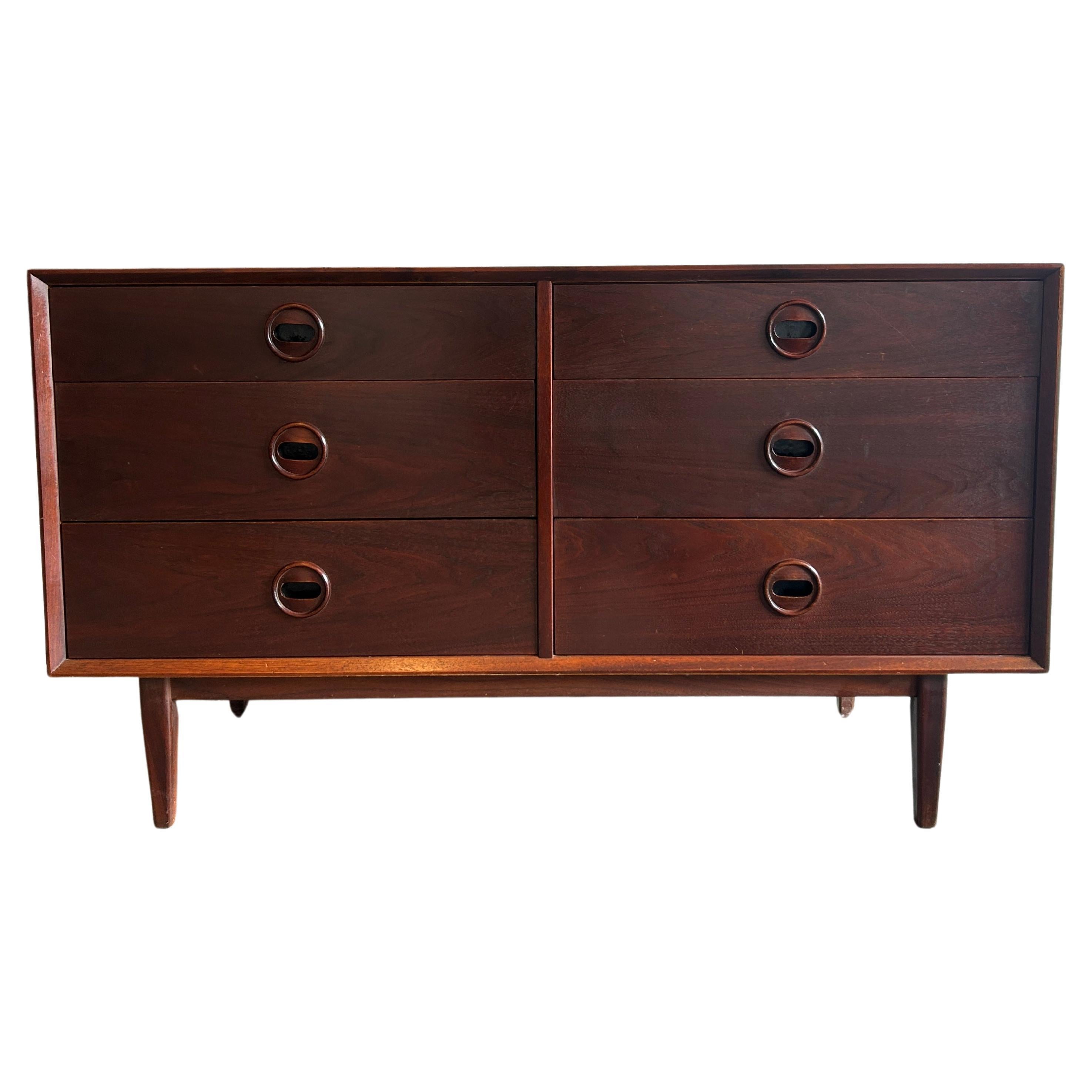 mid century modern 6 drawer walnut dresser with carved handles  For Sale