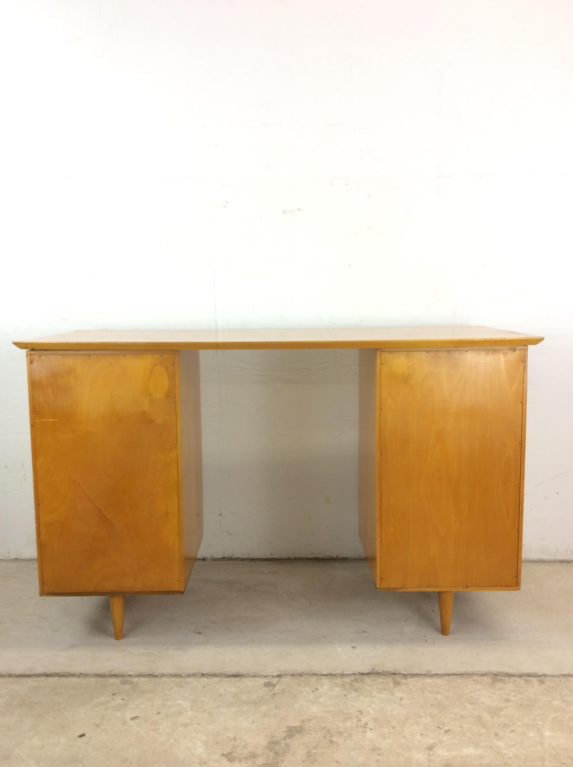 Scrivania a 6 cassetti in stile mid century moderno di Paul McCobb in vendita 10