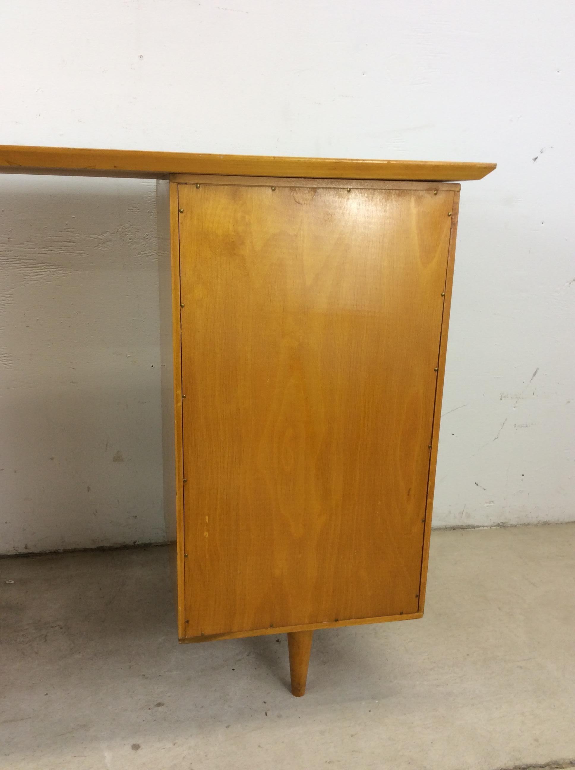 Scrivania a 6 cassetti in stile mid century moderno di Paul McCobb in vendita 12