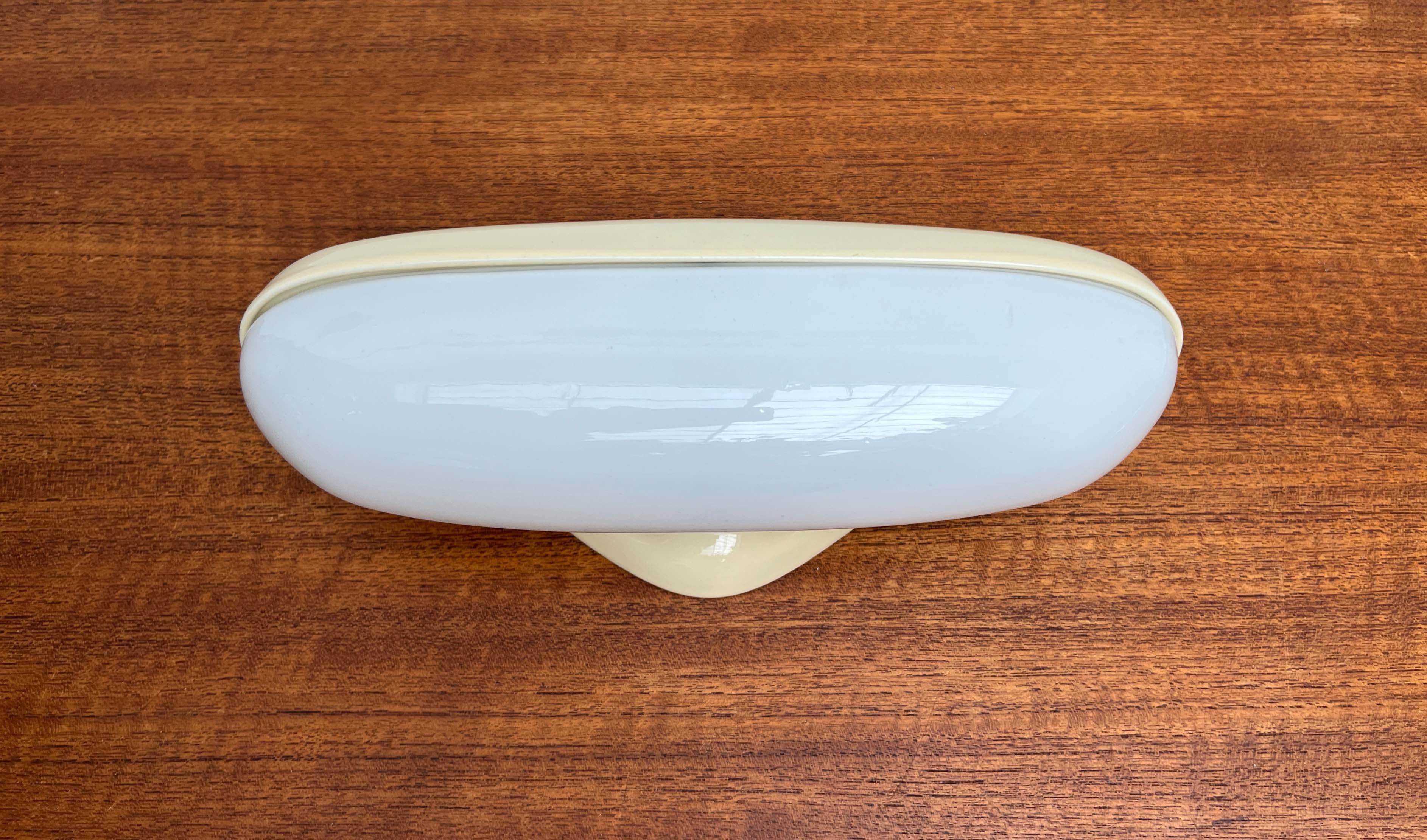 Lámpara de pared con espejo 6111, moderna de mediados de siglo, de Wilhelm Wagenfeld para Lindner, años 50 en venta 9