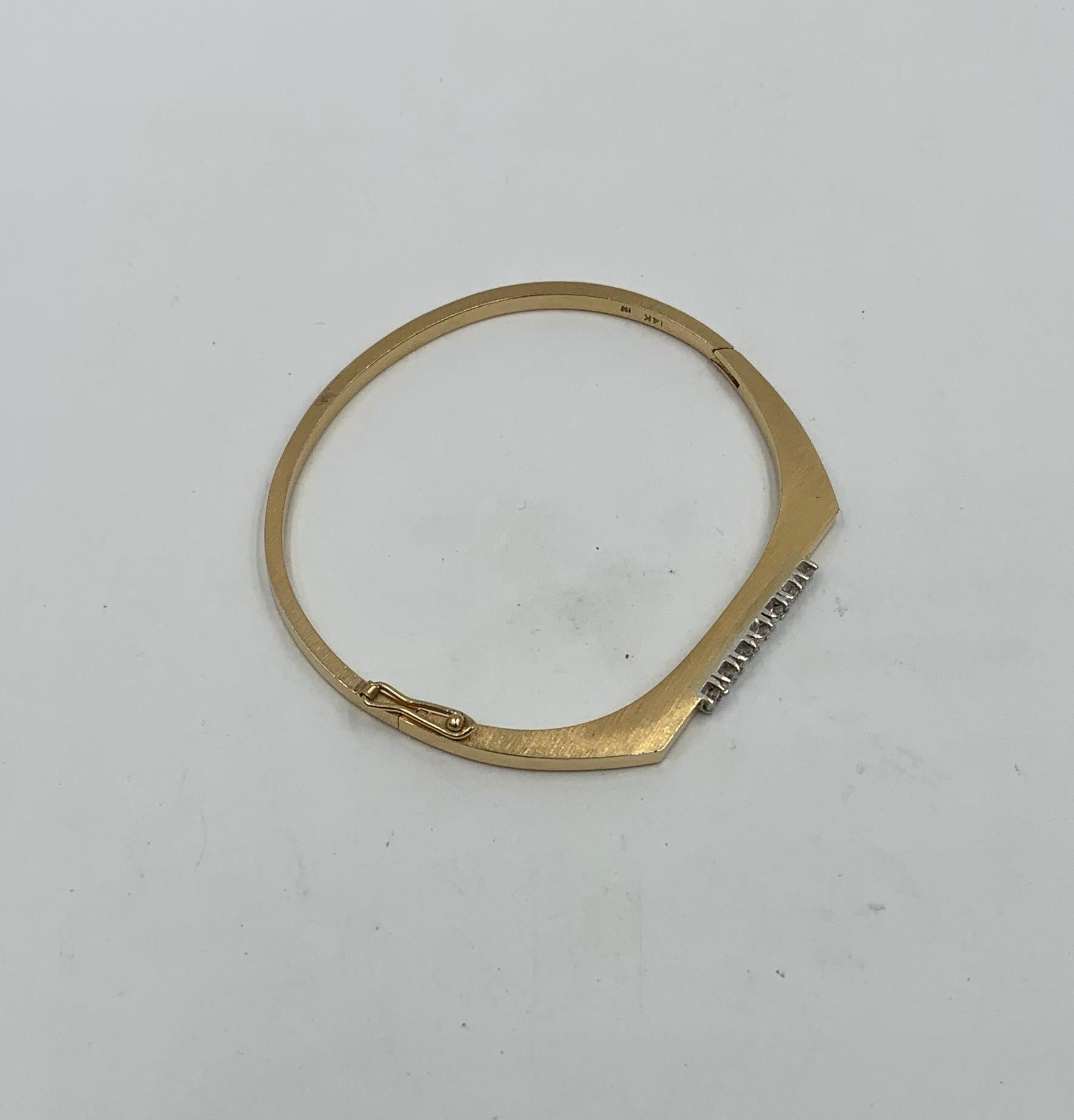 Mid-Century Modern 7 Diamond Bangle Bracelet 14 Karat Yellow Gold For Sale 2