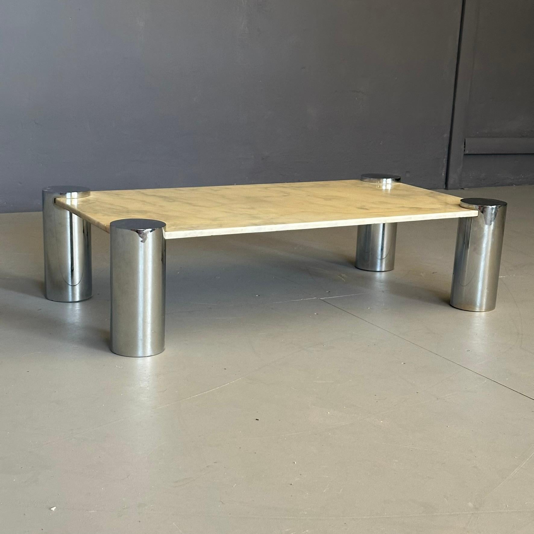 Fin du 20e siècle The Moderns Moderns '70s  Table basse italienne chromée avec plateau en marbre en vente