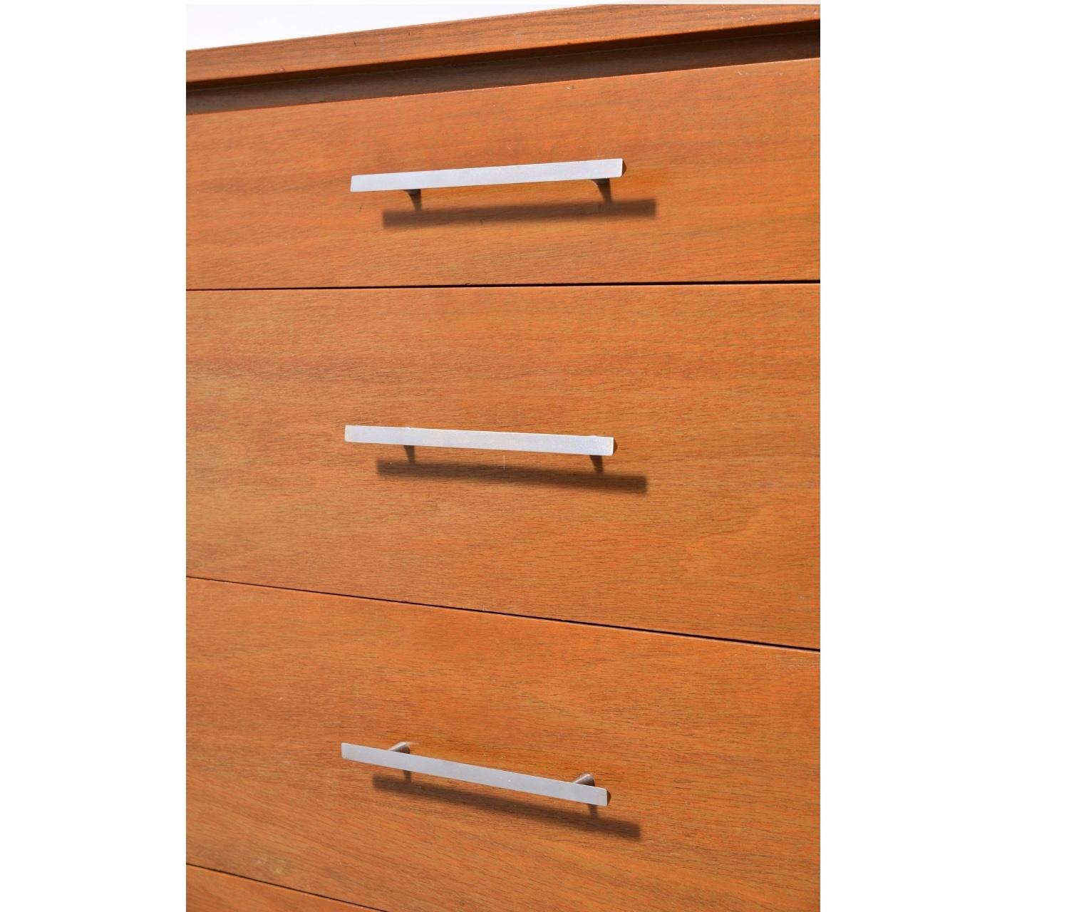 Falegnameria Comò a 8 cassetti di Paul McCobb, in stile Mid Century Modern, lineare Calvin in vendita