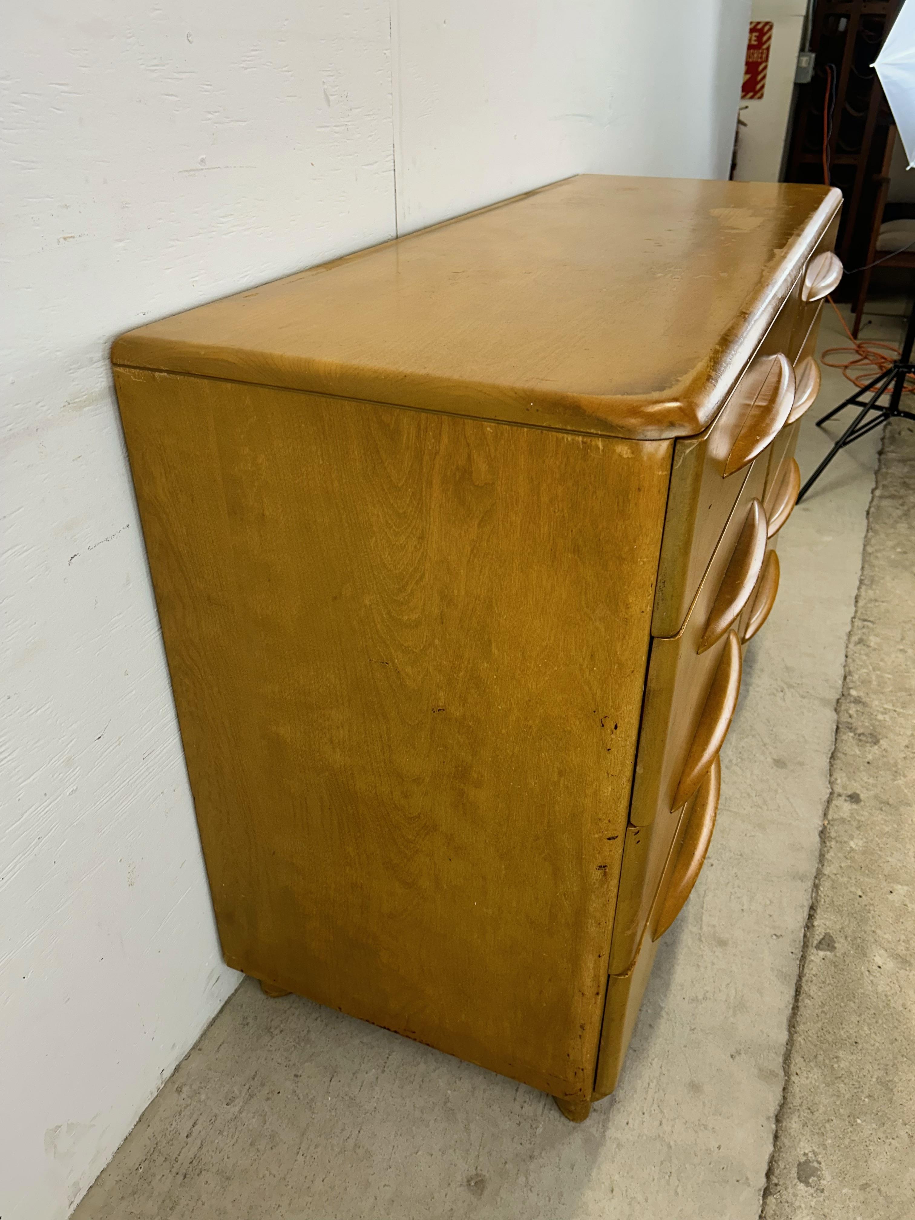 Mid Century Modern 8 Drawer Lowboy Dresser Styled After Heywood Wakefield For Sale 7