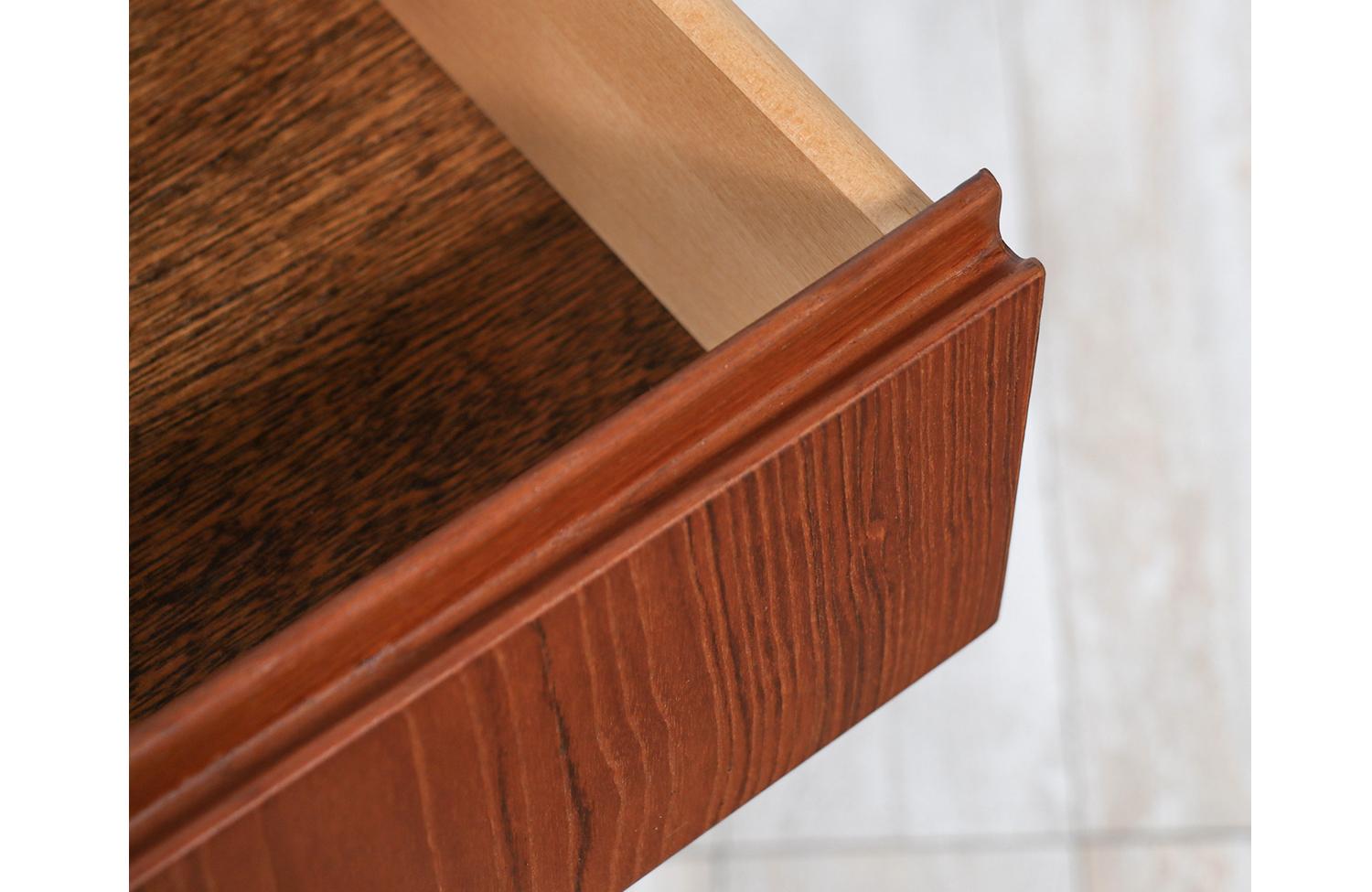 Scandinavian Modern Mid-Century Modern 8-Drawer Teak Dresser