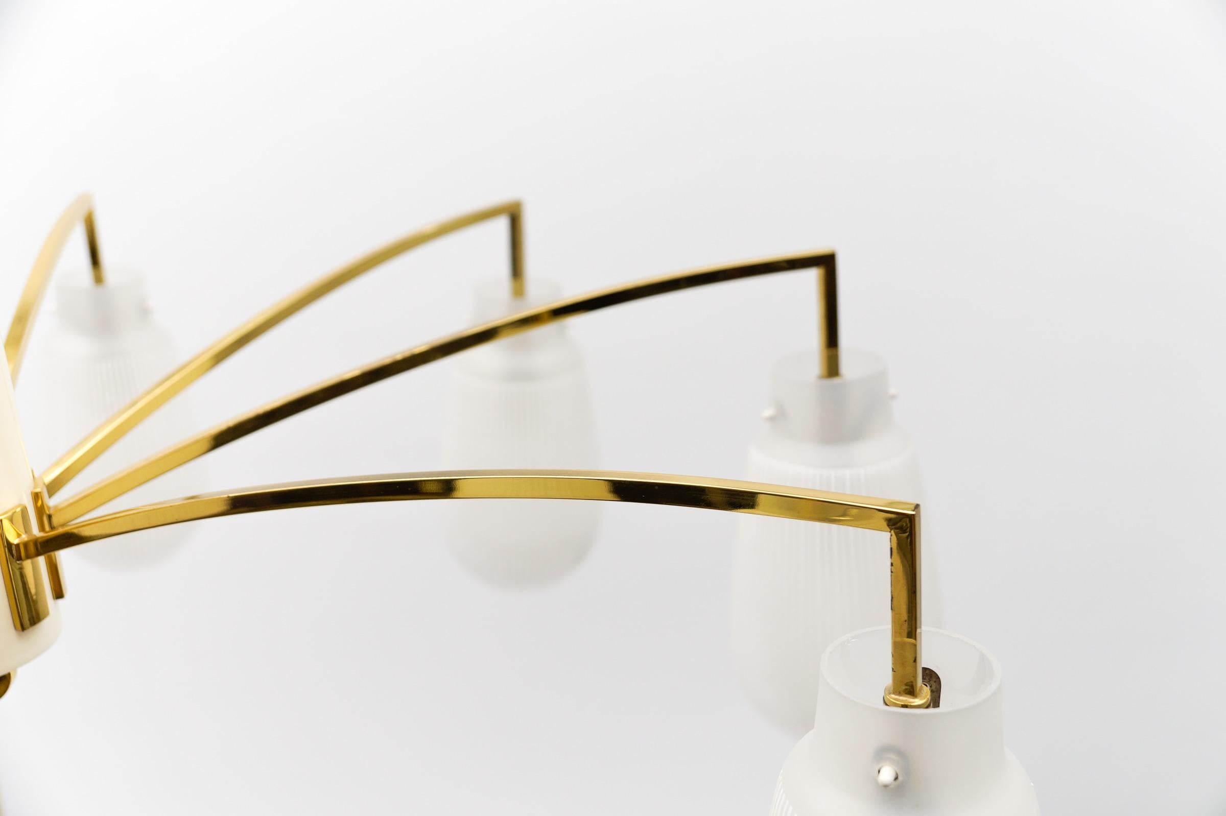 Lampada Sputnik Modern a 9 bracci in ottone e vetro, 1950 in vendita 3