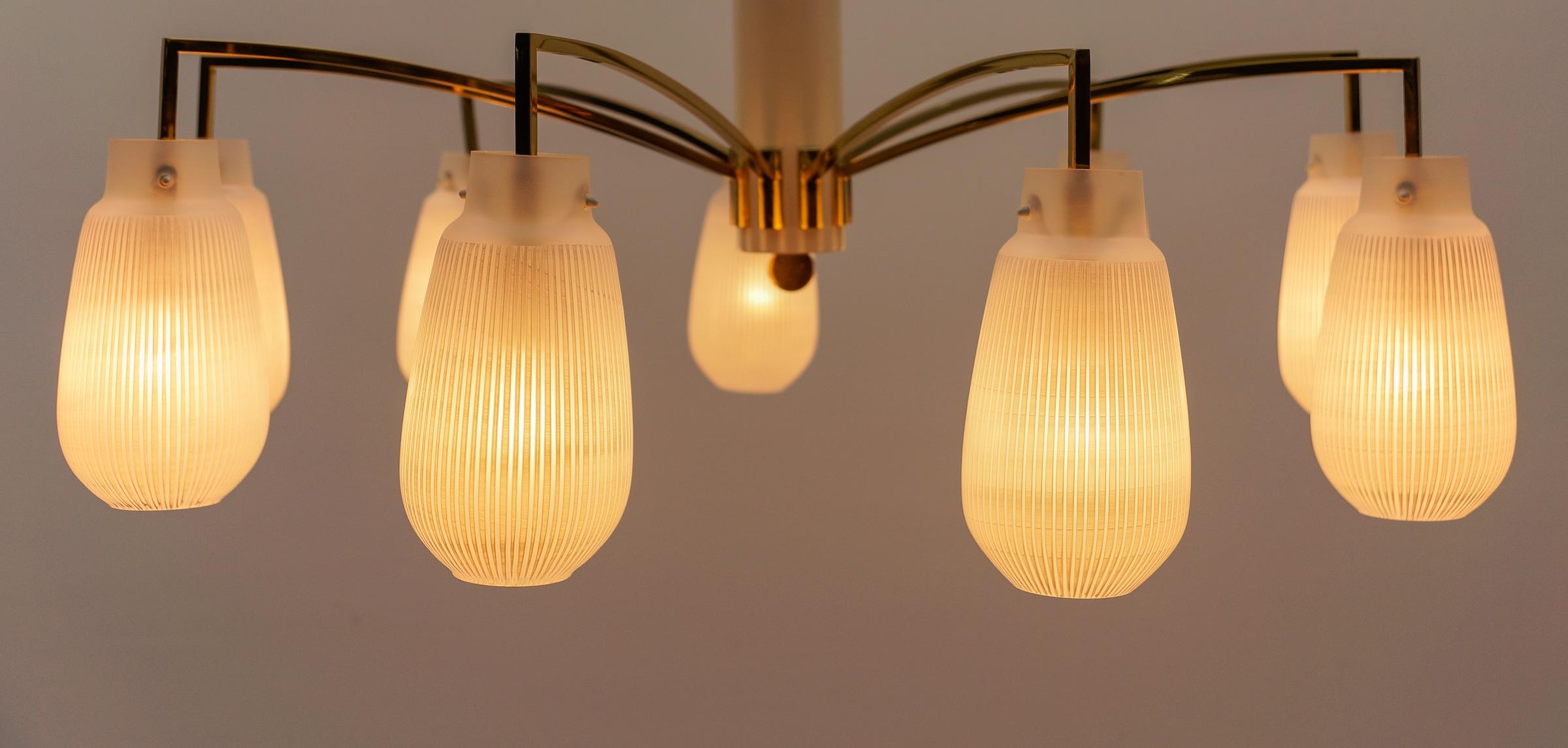 Mid-Century moderno Lampada Sputnik Modern a 9 bracci in ottone e vetro, 1950 in vendita