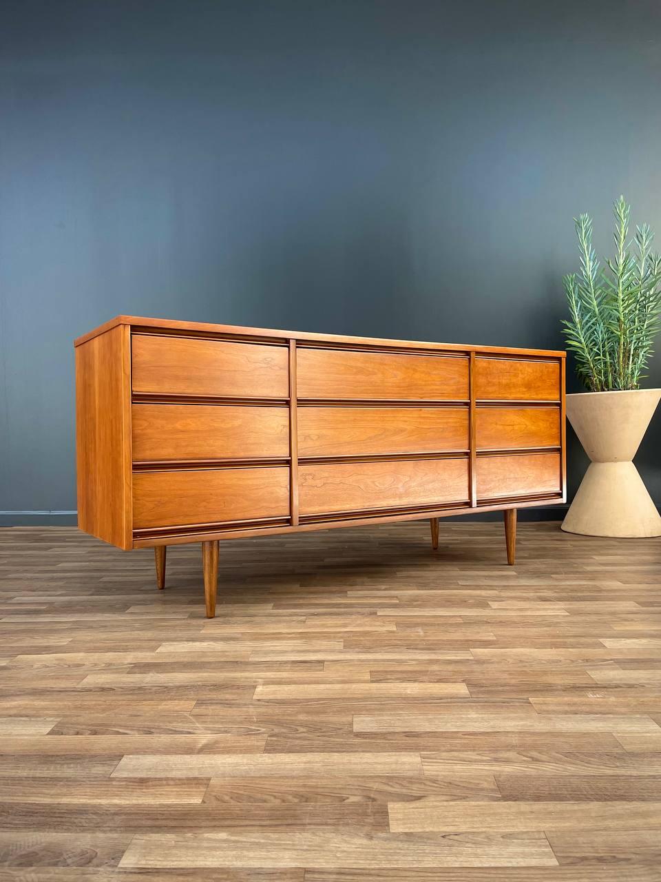 Condition: Expertly Refinished  

With over 15 years of experience, our workshop has followed a careful process of restoration, showcasing our passion and creativity for vintage designs that can seamlessly be incorporated with many interior decors.
