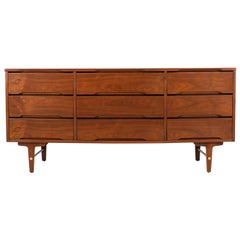 Commode 9 tiroirs moderne du milieu du siècle par Stanley Furniture
