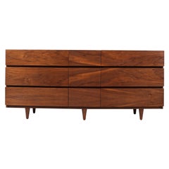 Mid-Century Modern 9-Drawer Walnut Dresser by American of Martinsville