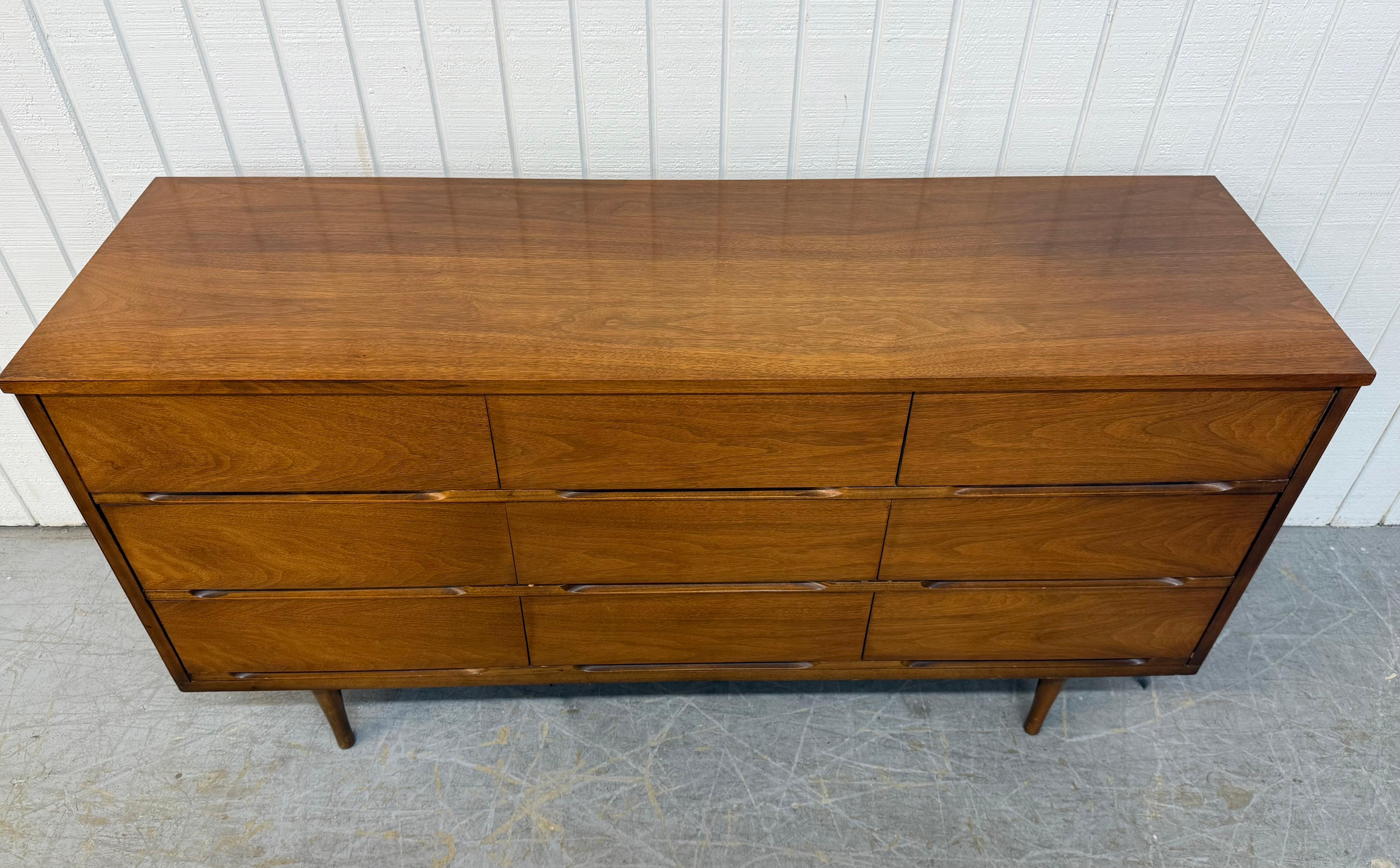 20th Century Mid-Century Modern 9-Drawer Walnut Dresser For Sale
