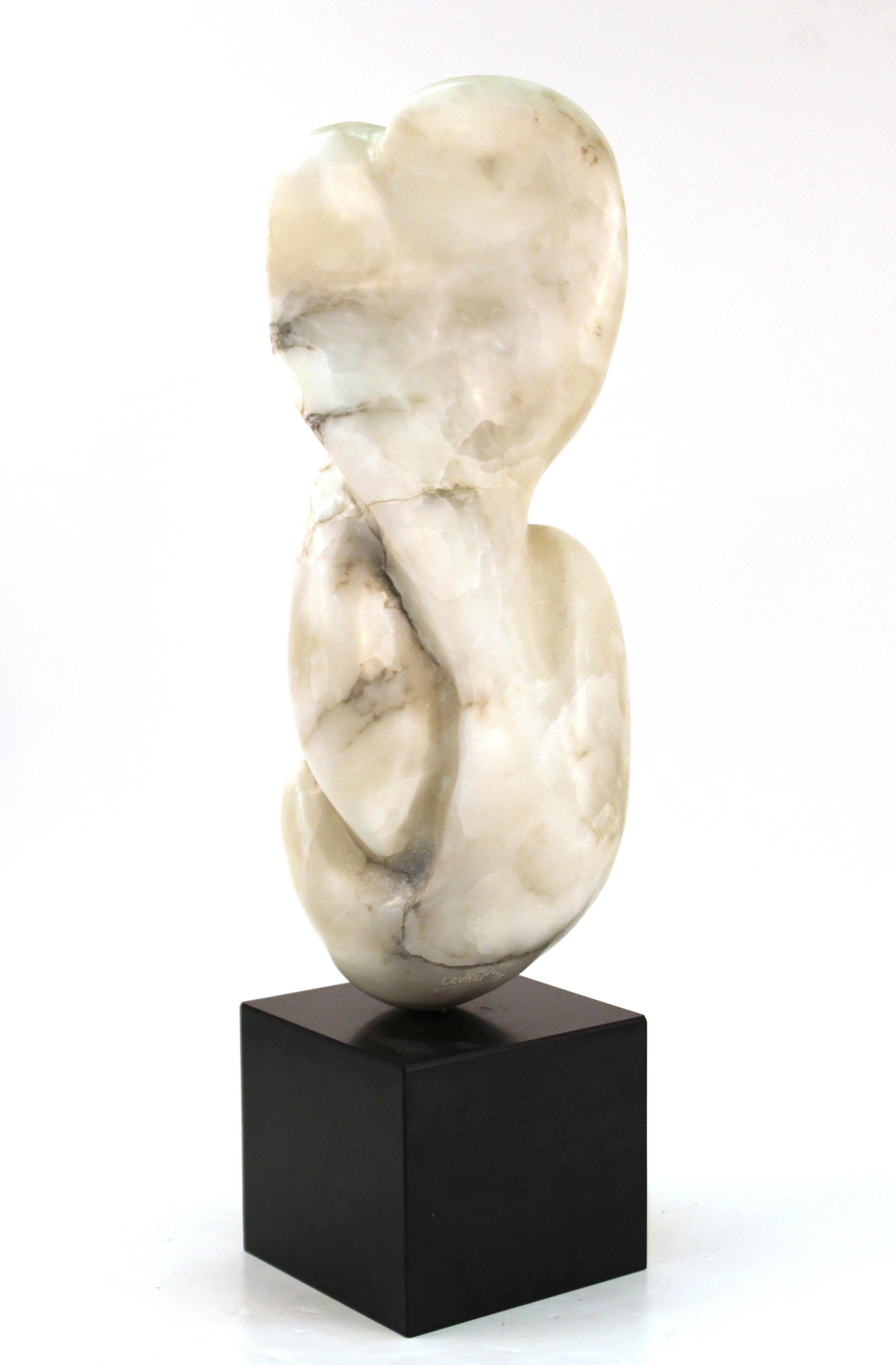 Mid-Century Modern Abstract Biomorphic Marble Sculpture In Good Condition In New York, NY