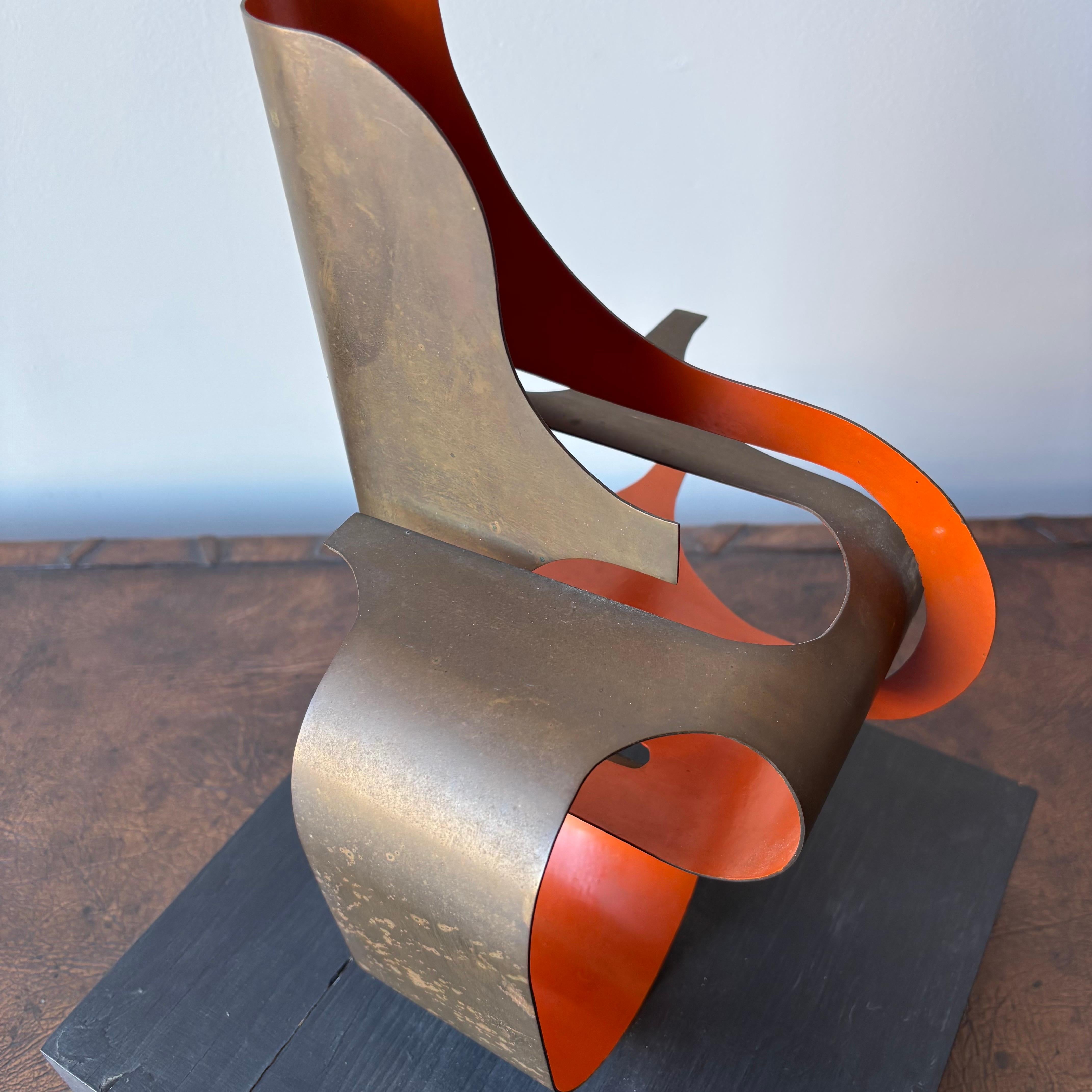 Ottone Scultura astratta in ottone della metà del secolo scorso in vendita