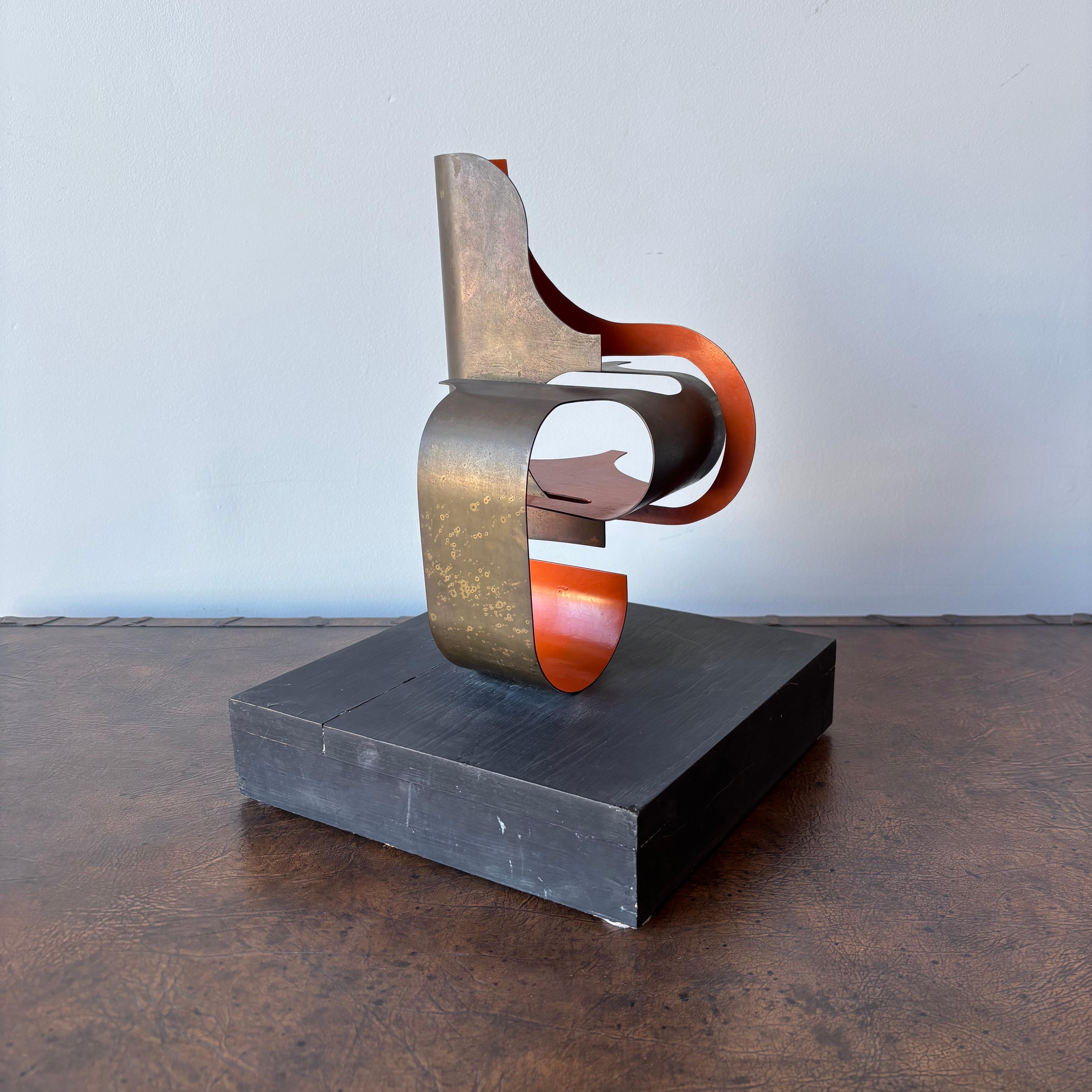 Scultura astratta in ottone della metà del secolo scorso in vendita 3